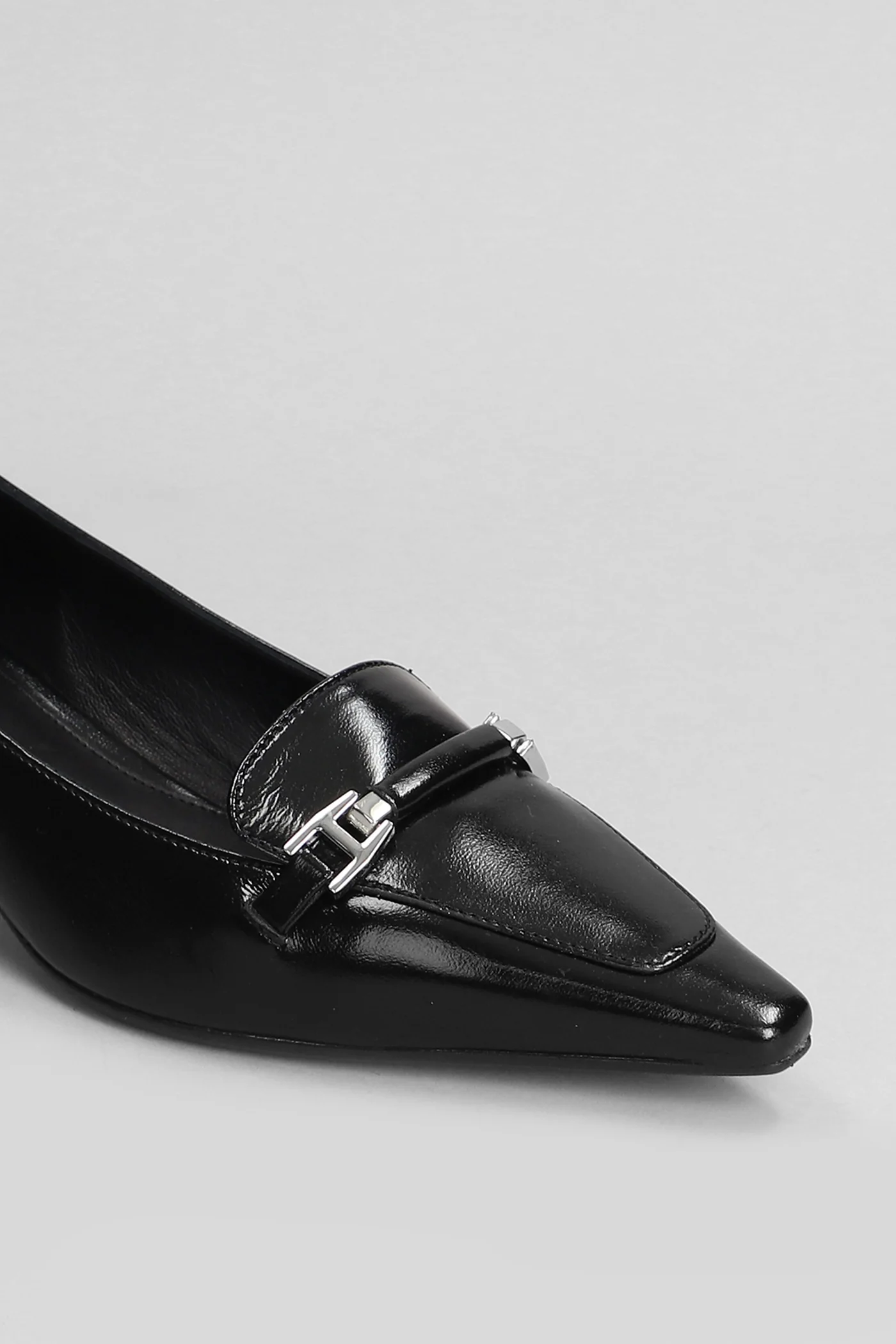 Pumps in black leather - Image 5