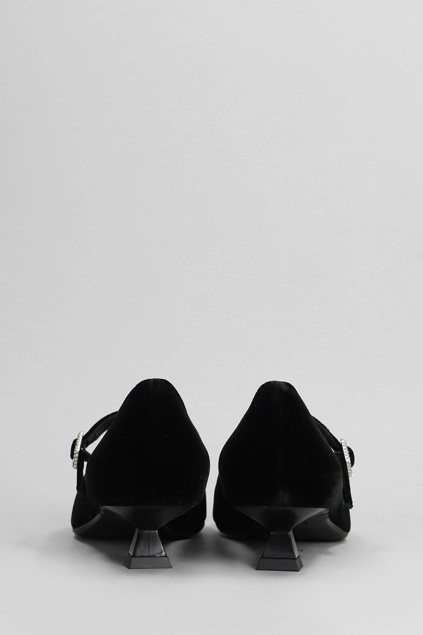 Pumps in black velvet - Image 4