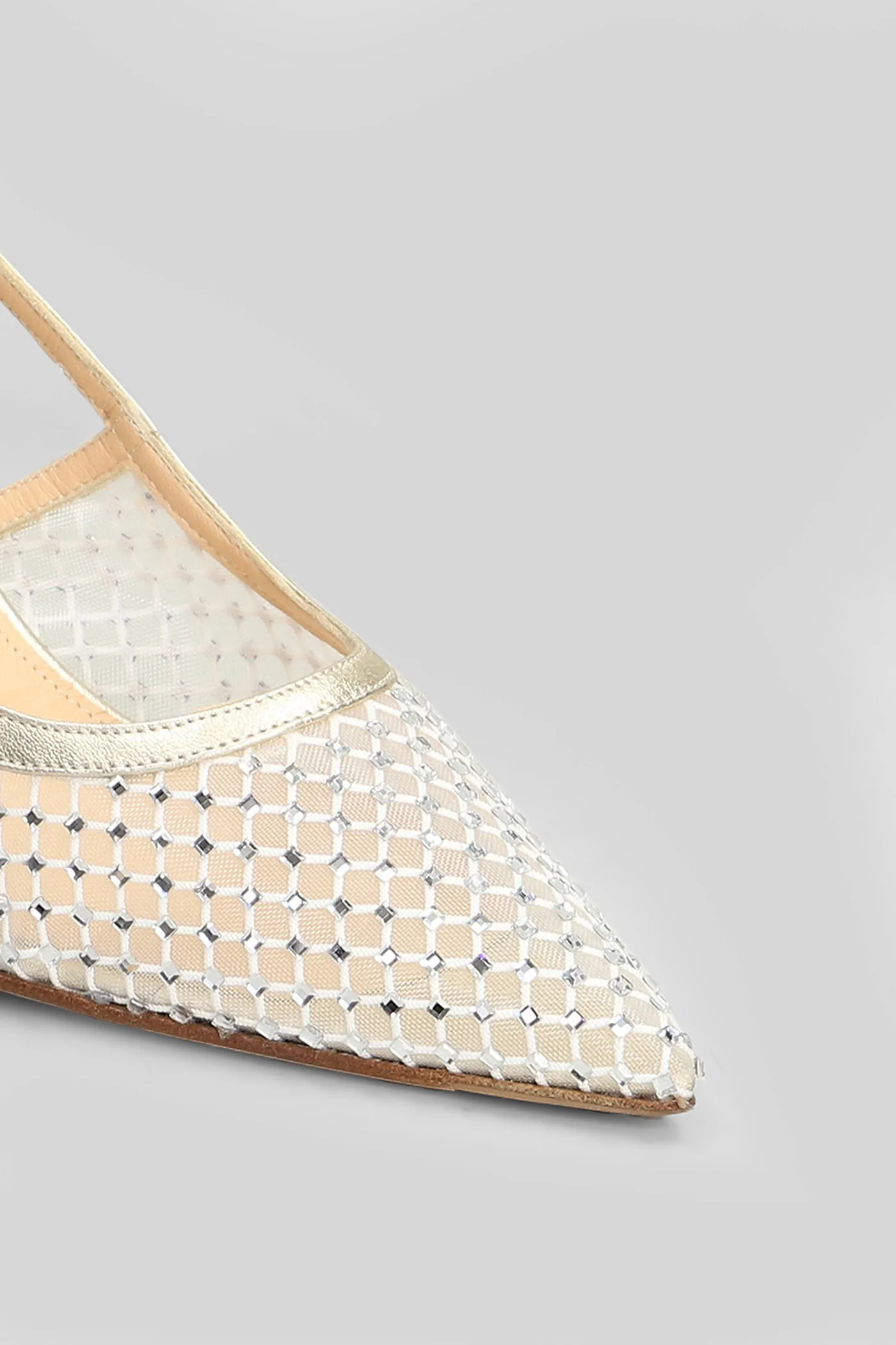 Pumps in platinum leather and fabric - Image 5
