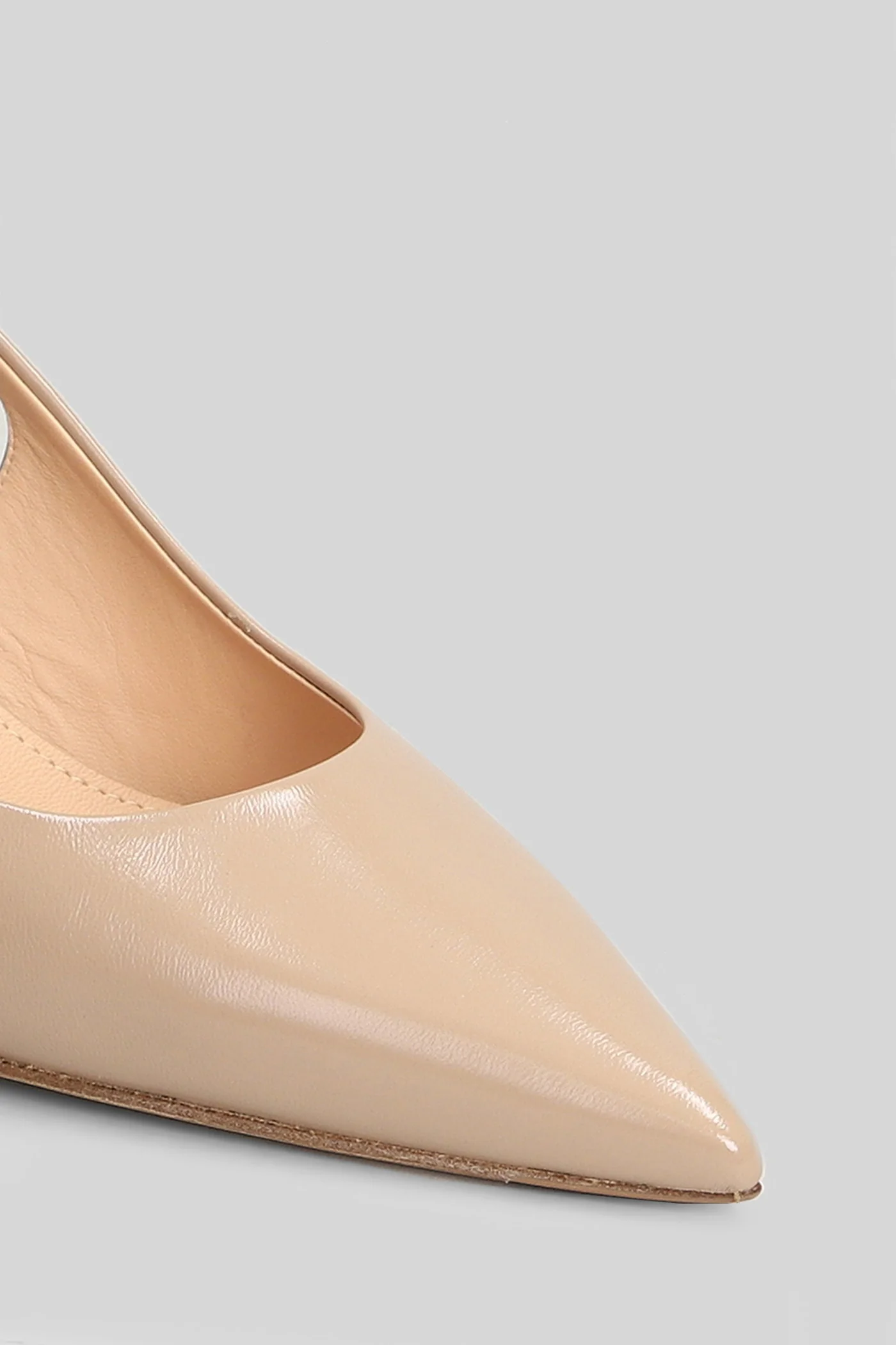Pumps in powder leather - Image 5