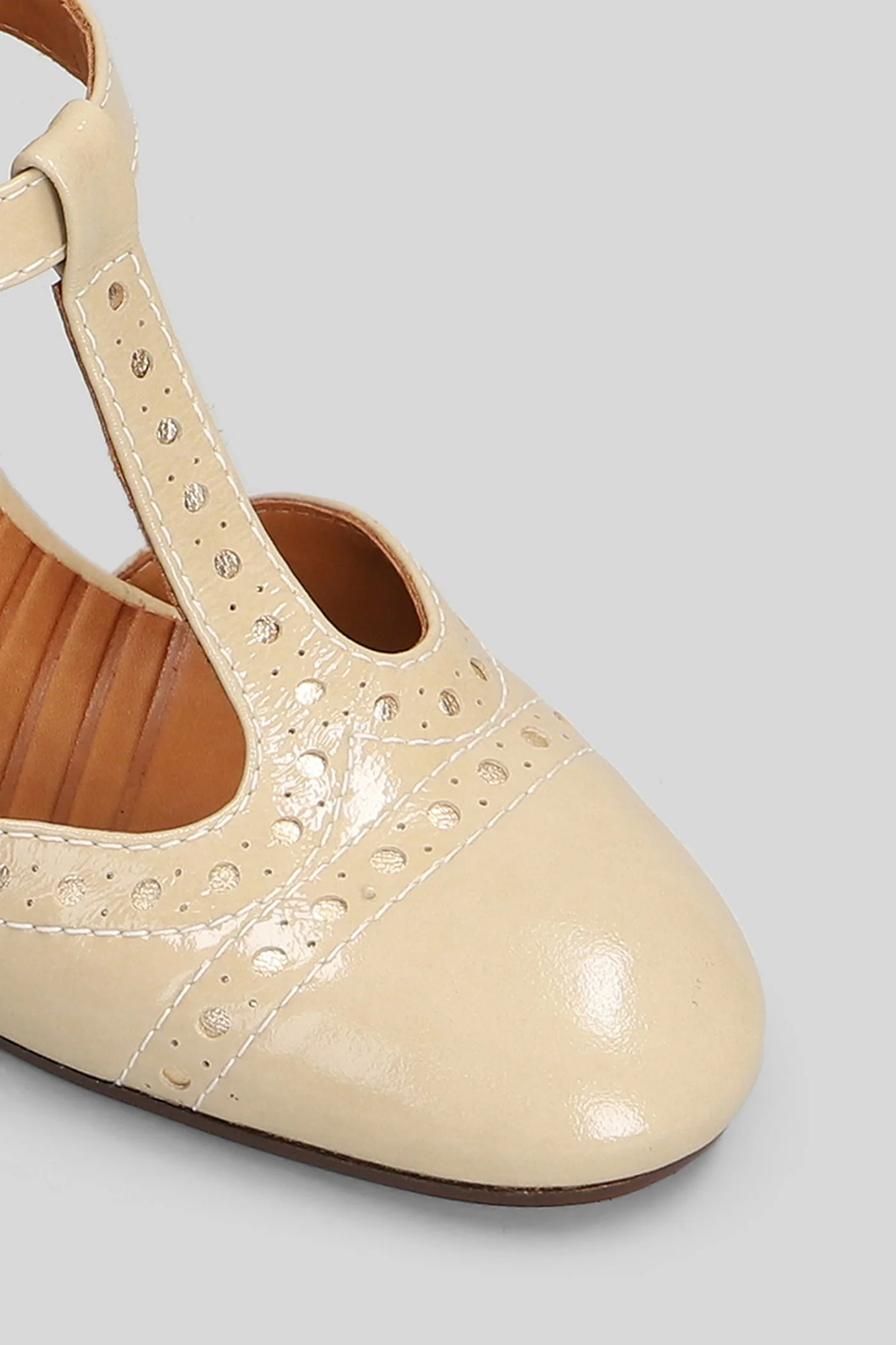 Mira Pumps in beige leather - Image 5