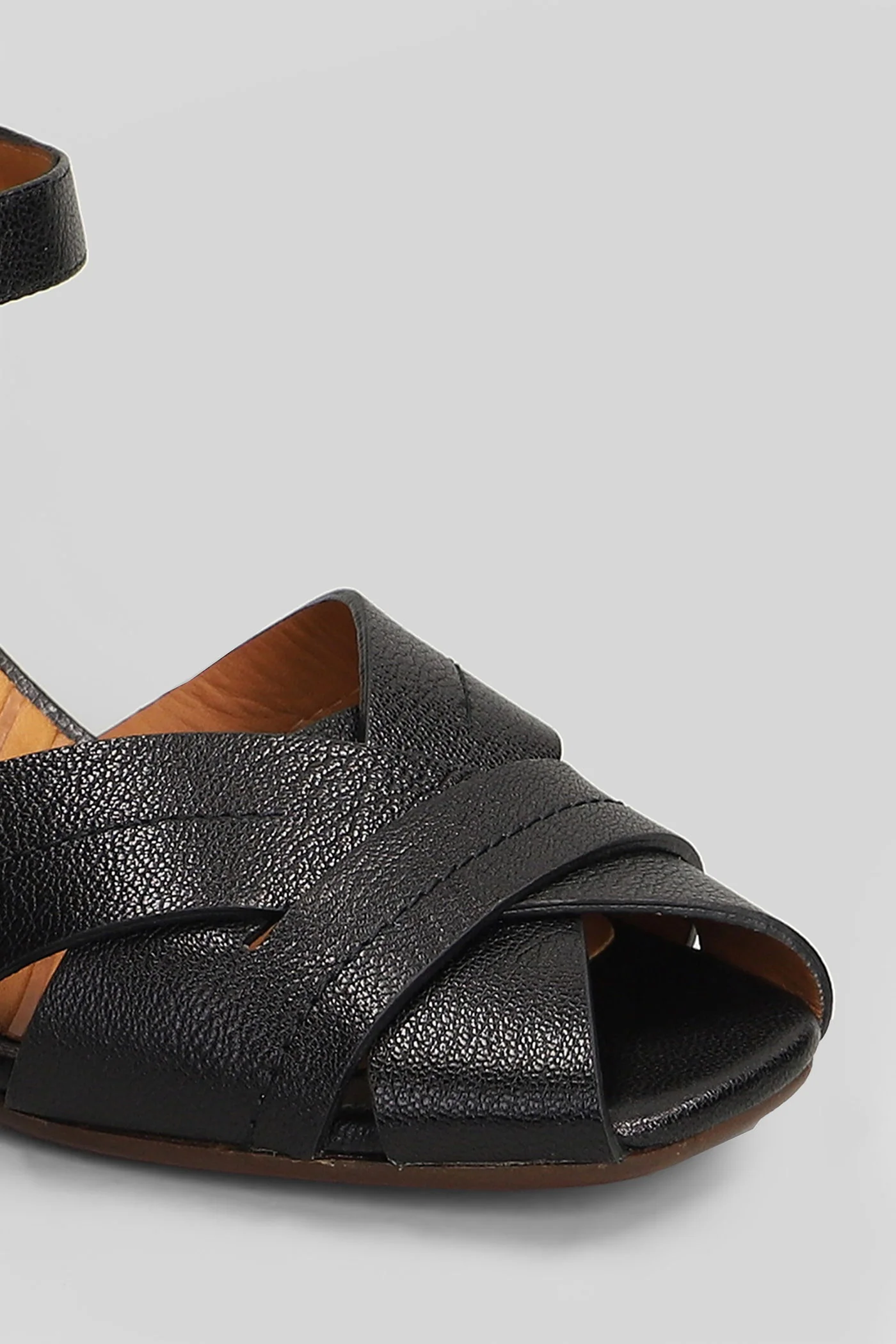 Rucina Sandals in black leather - Image 5