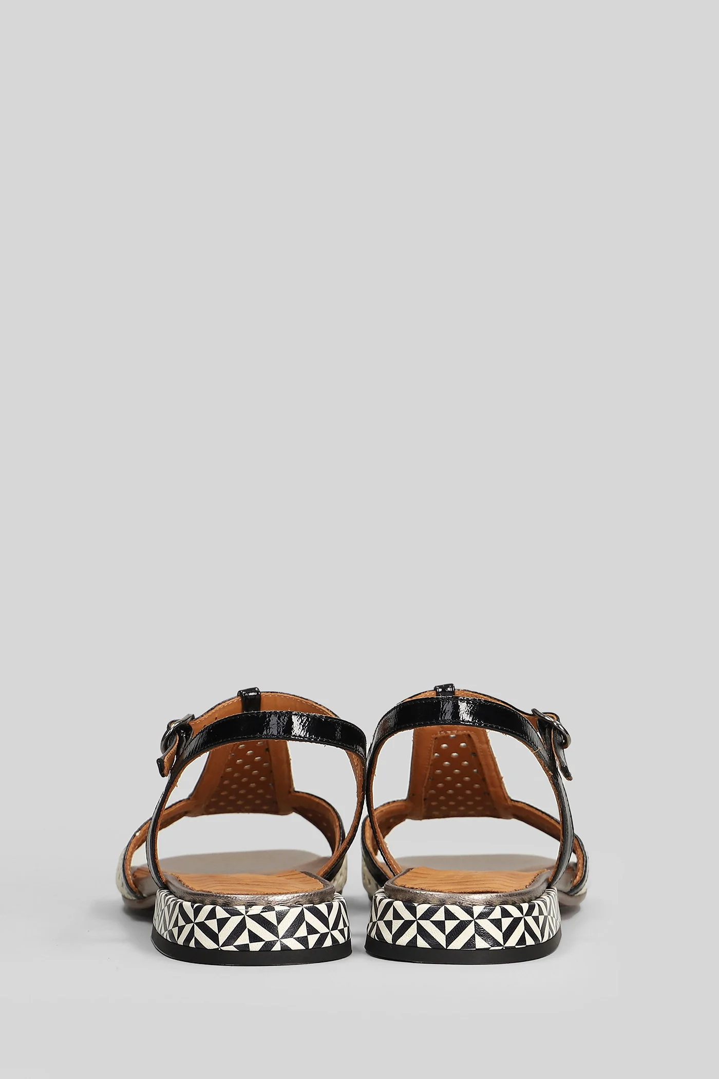 Tuchica Flat sandal-slipper in black leather - Image 4