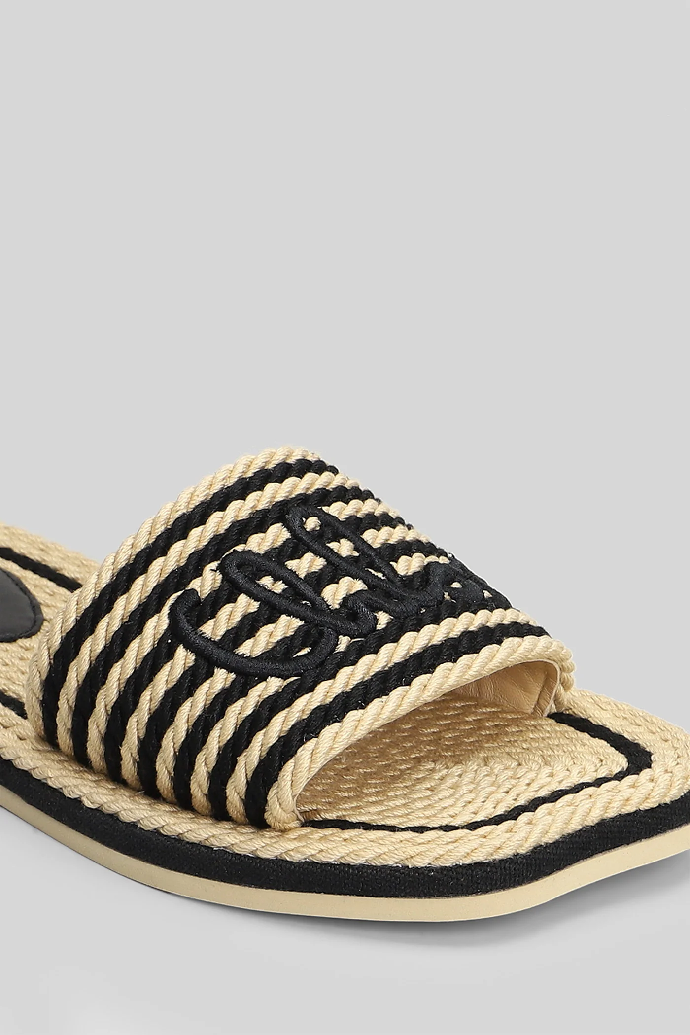Chloe sand Flat sandal-slipper in beige raffia - Image 5