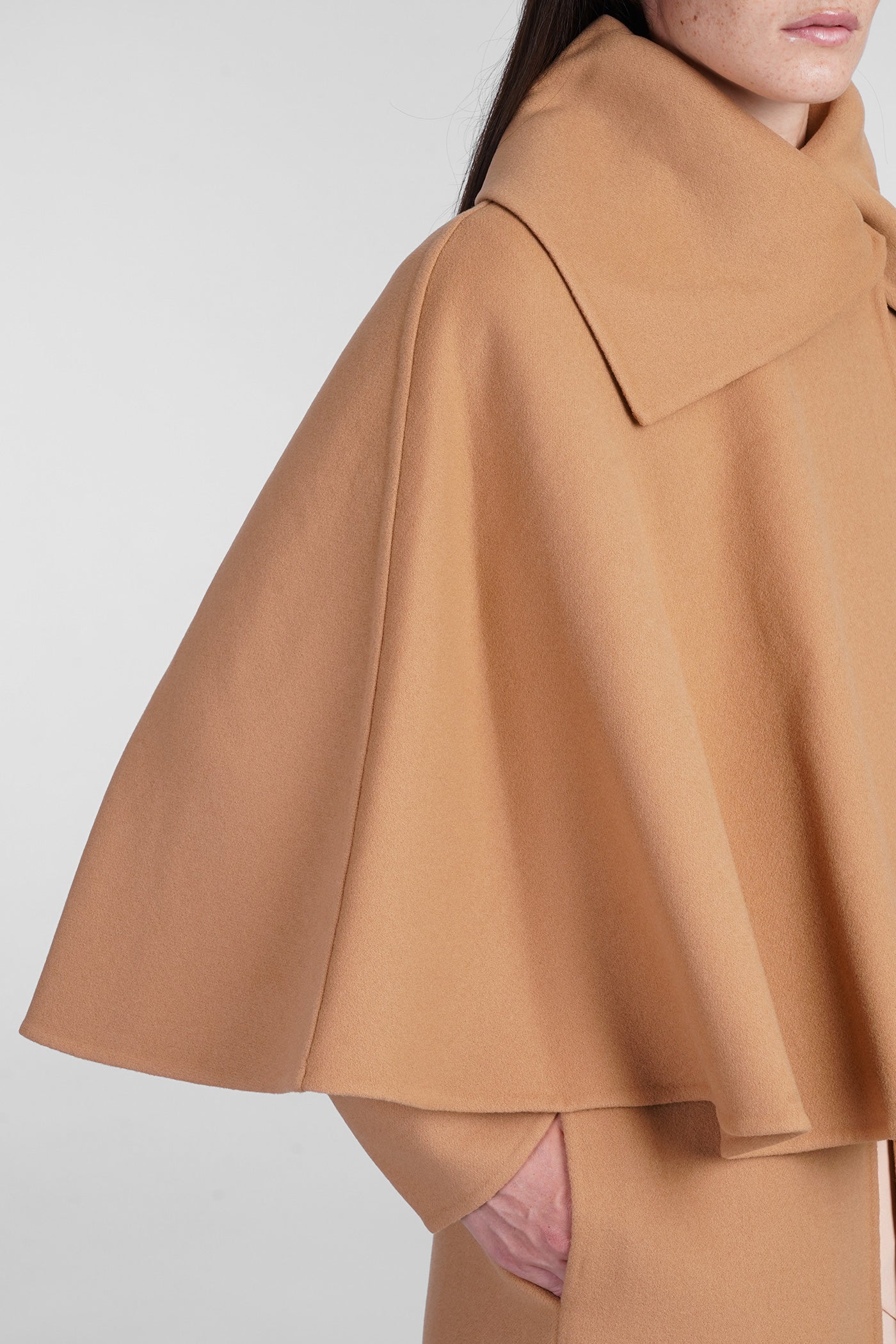 Coat in Camel cashmere and wool - Image 5