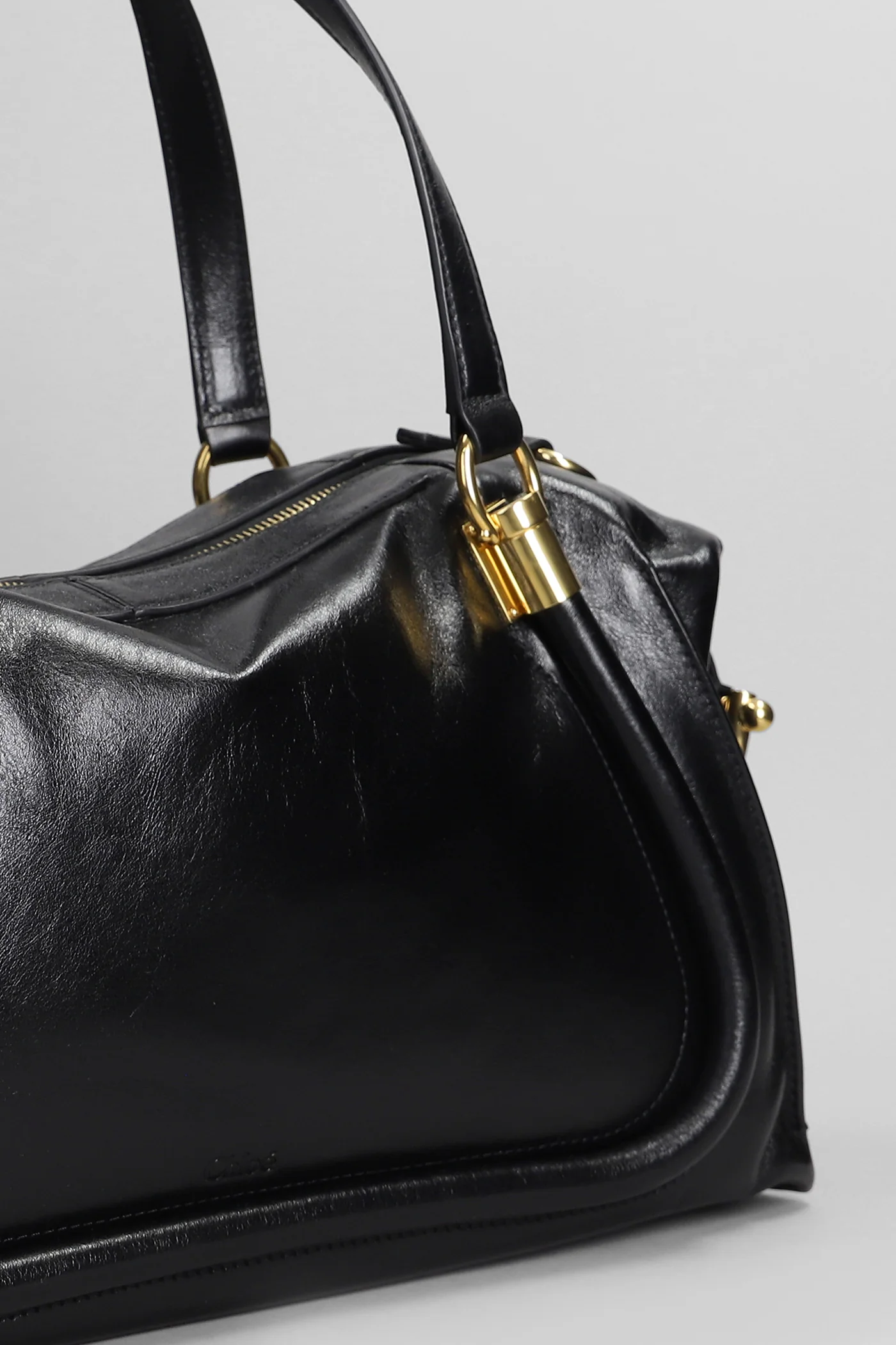 Paraty 24 Shoulder bag in black leather - Image 4
