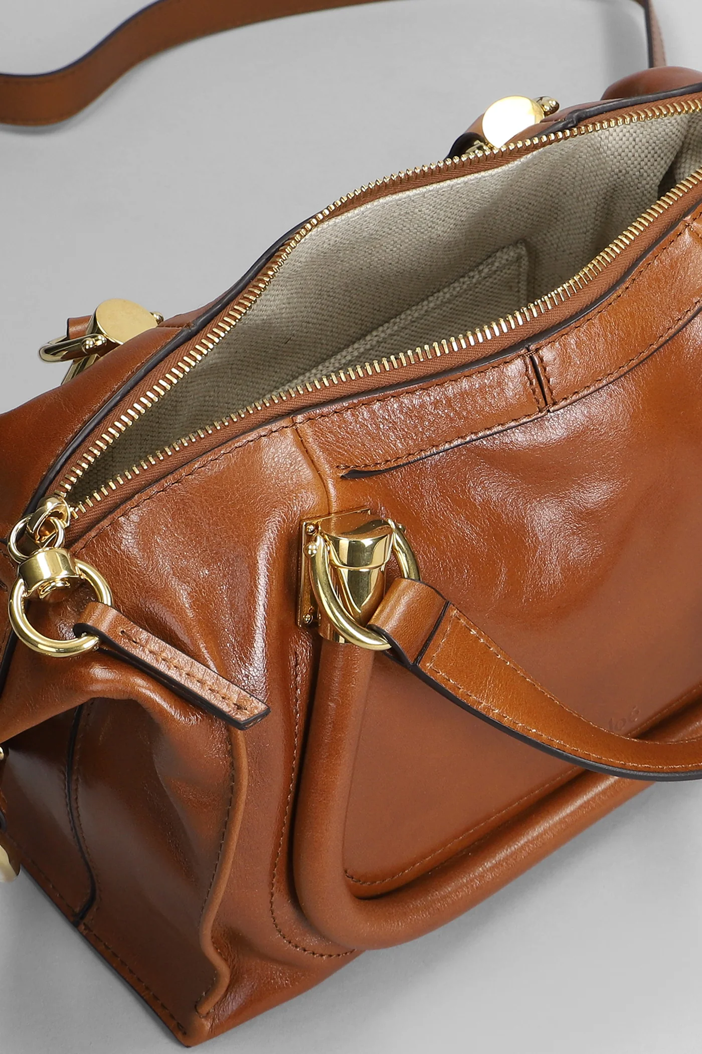 Paraty 24 Shoulder bag in brown leather - Image 4