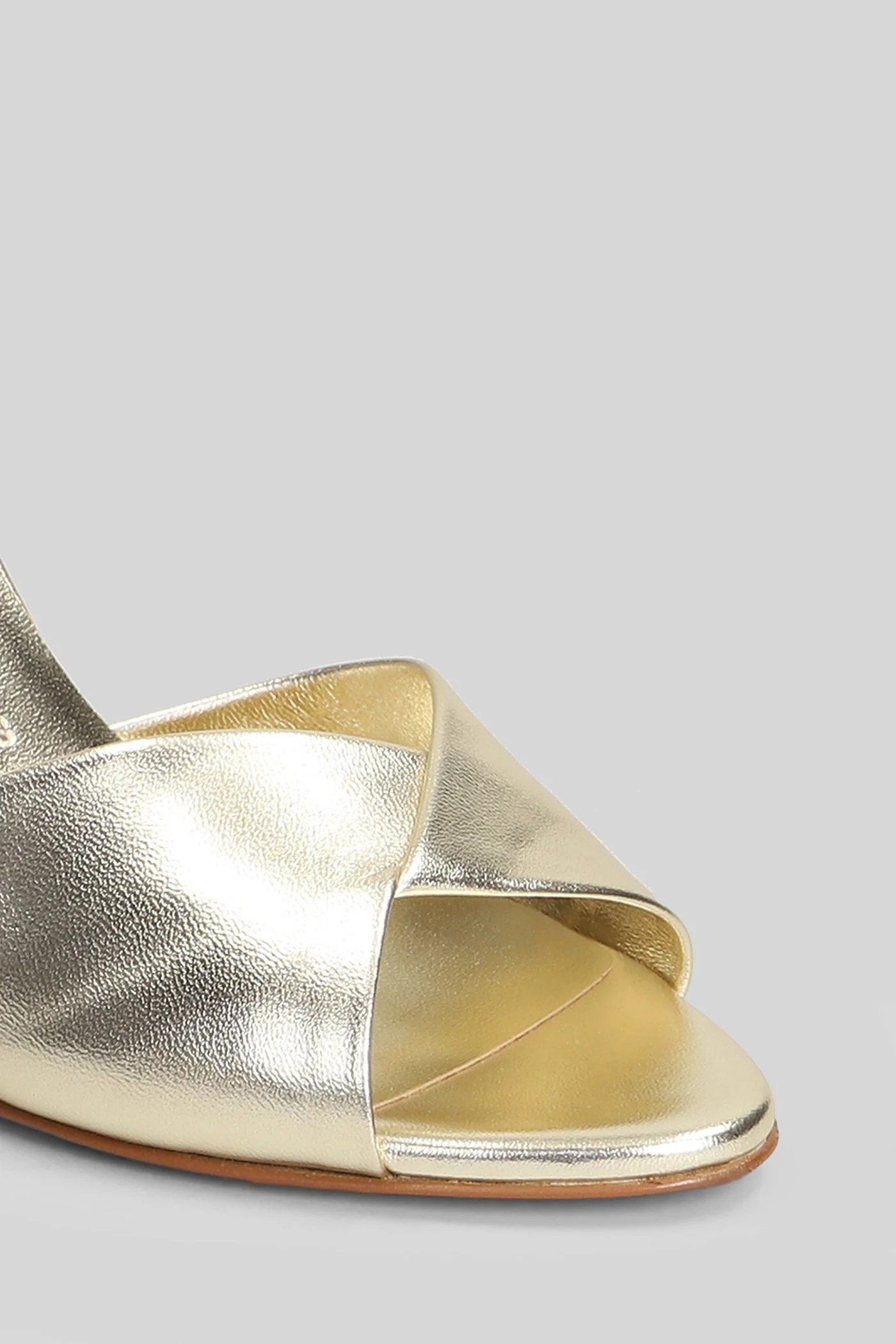 Fanny slide 85  in gold leather - Image 5