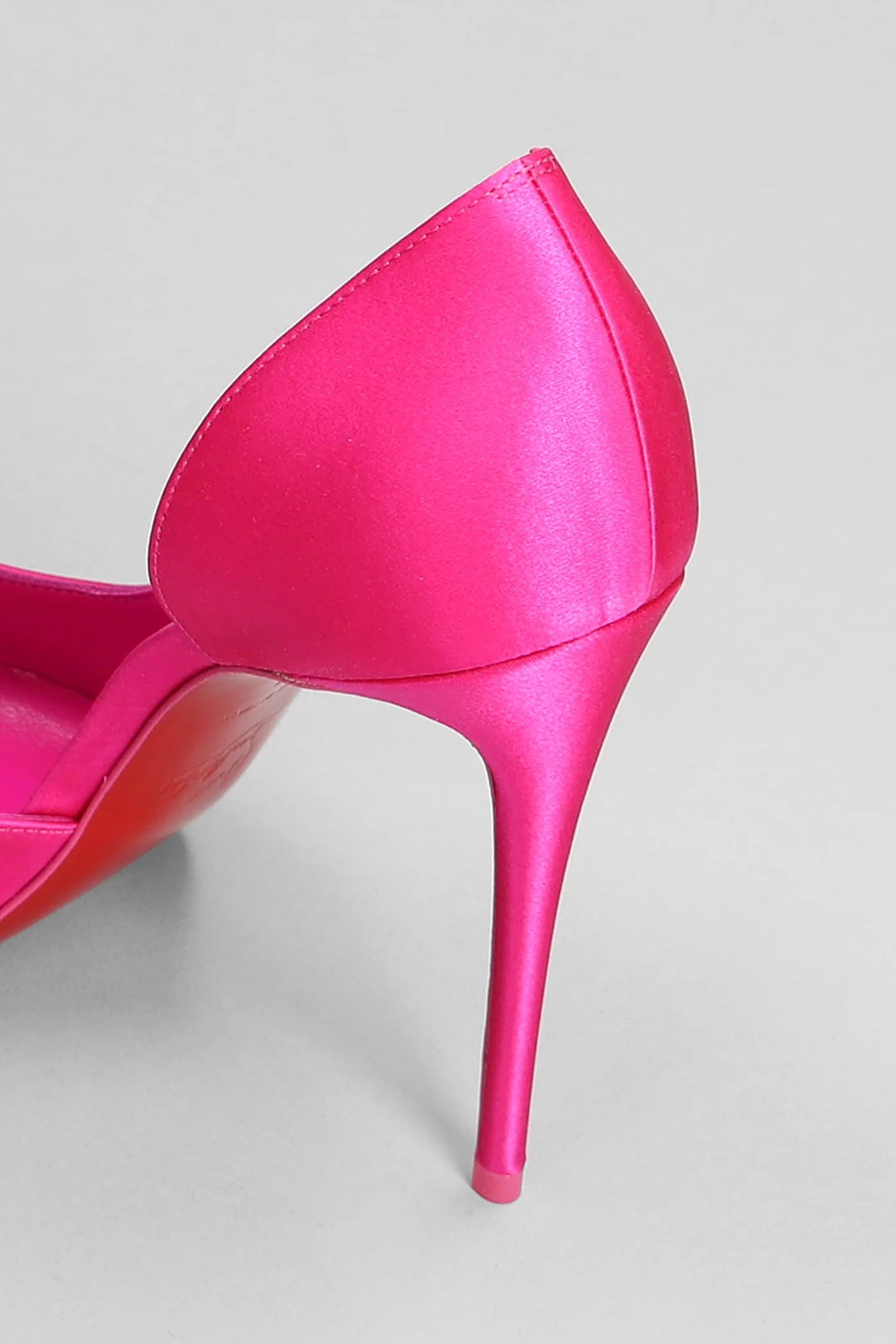 Iriza 100 Pumps in fuxia satin - Image 5
