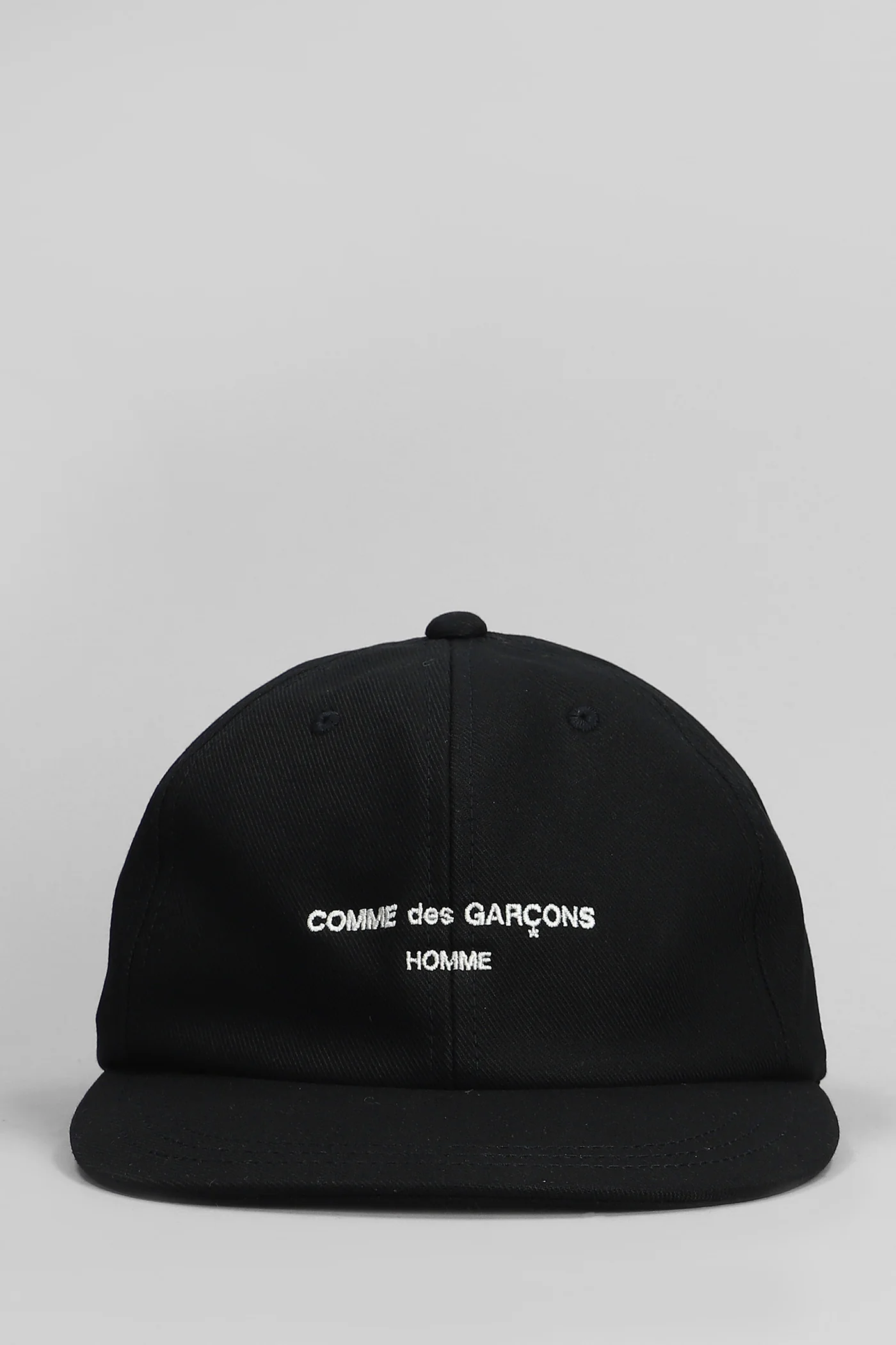 Hats in black cotton