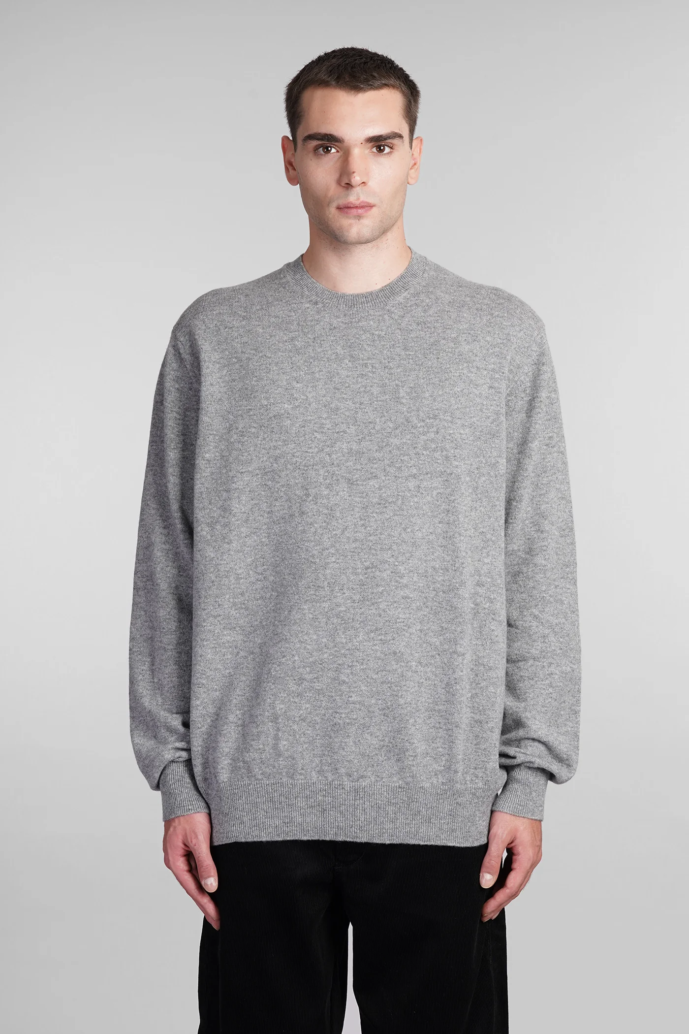 Knitwear in grey wool