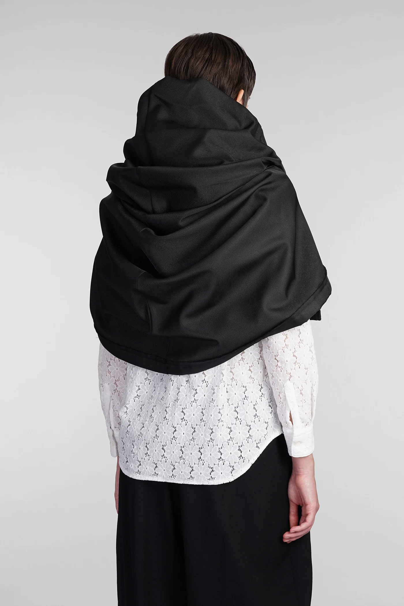Shrug in black polyester - Image 3