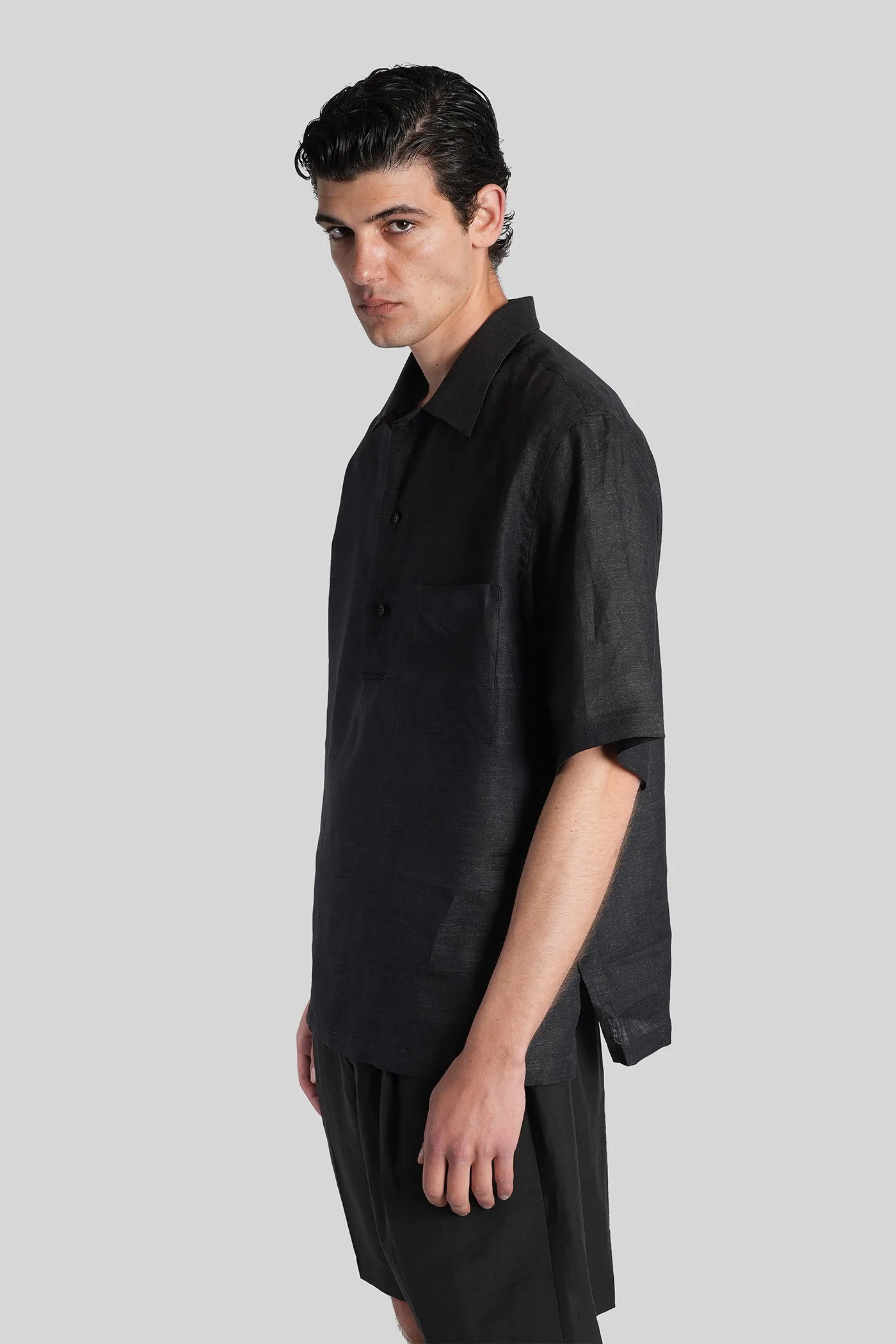 Shirt in black linen - Image 24