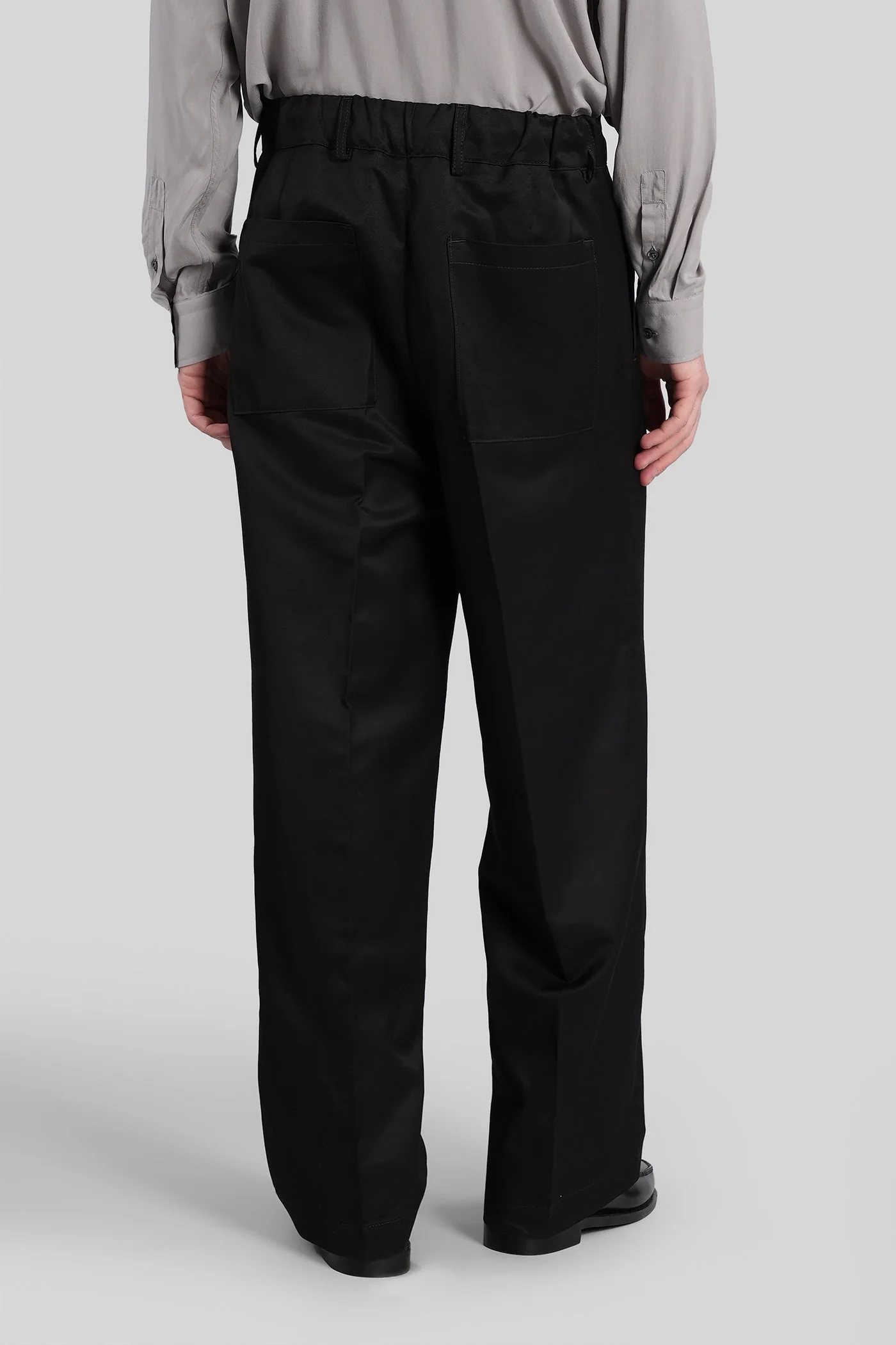 Trentuno Pants in black viscose - Image 3