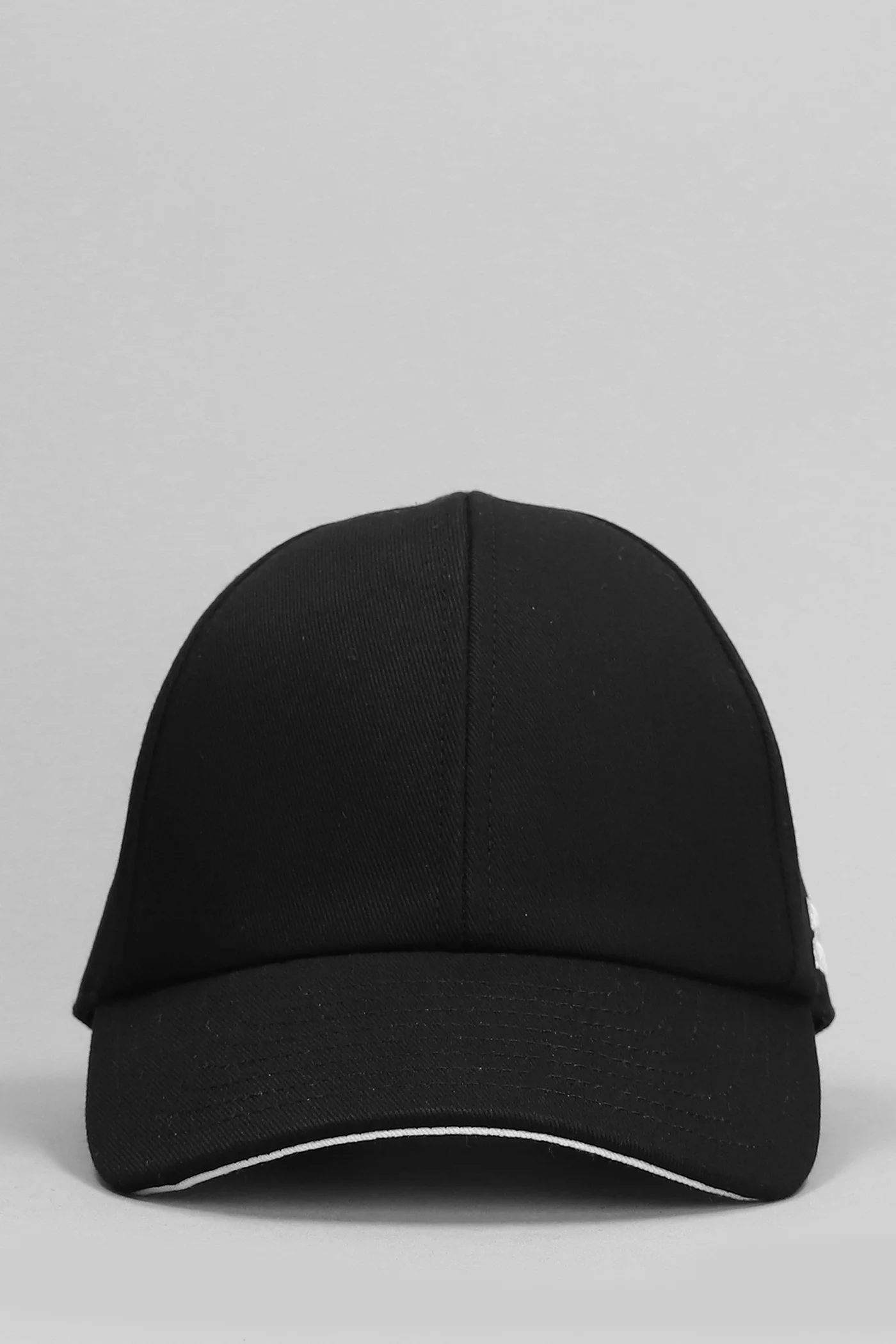 Hats in black cotton