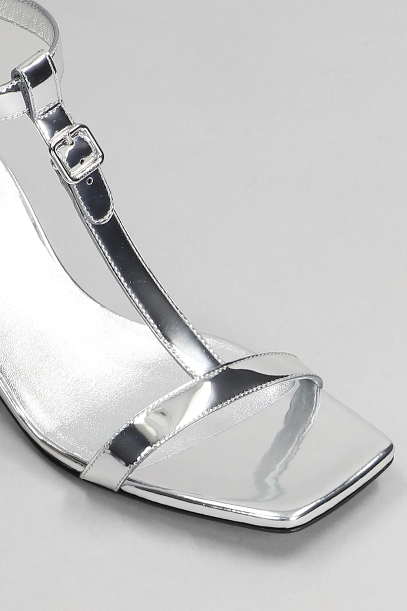 Sandals in silver patent leather - Image 5