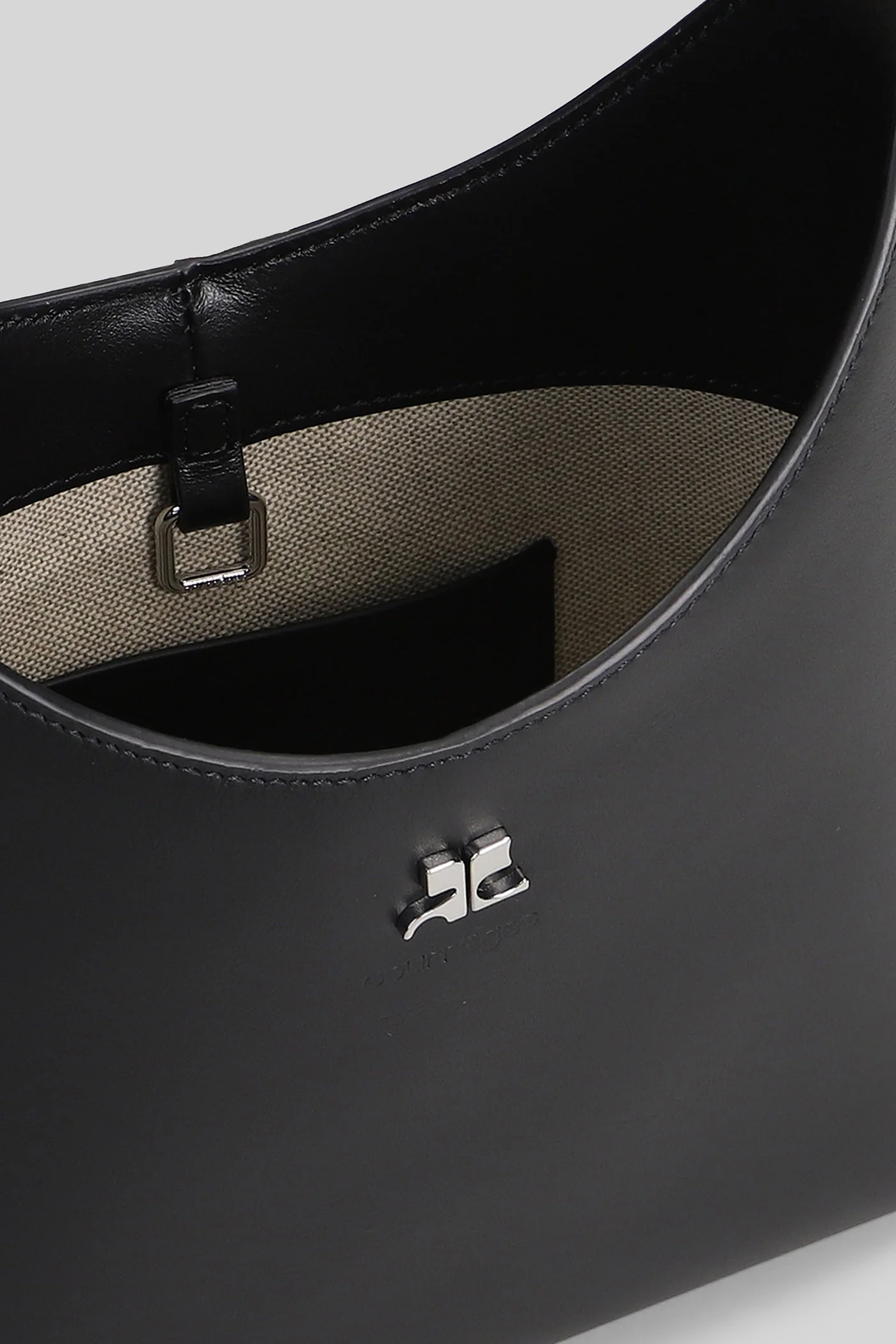 Shoulder bag in black leather - Image 4
