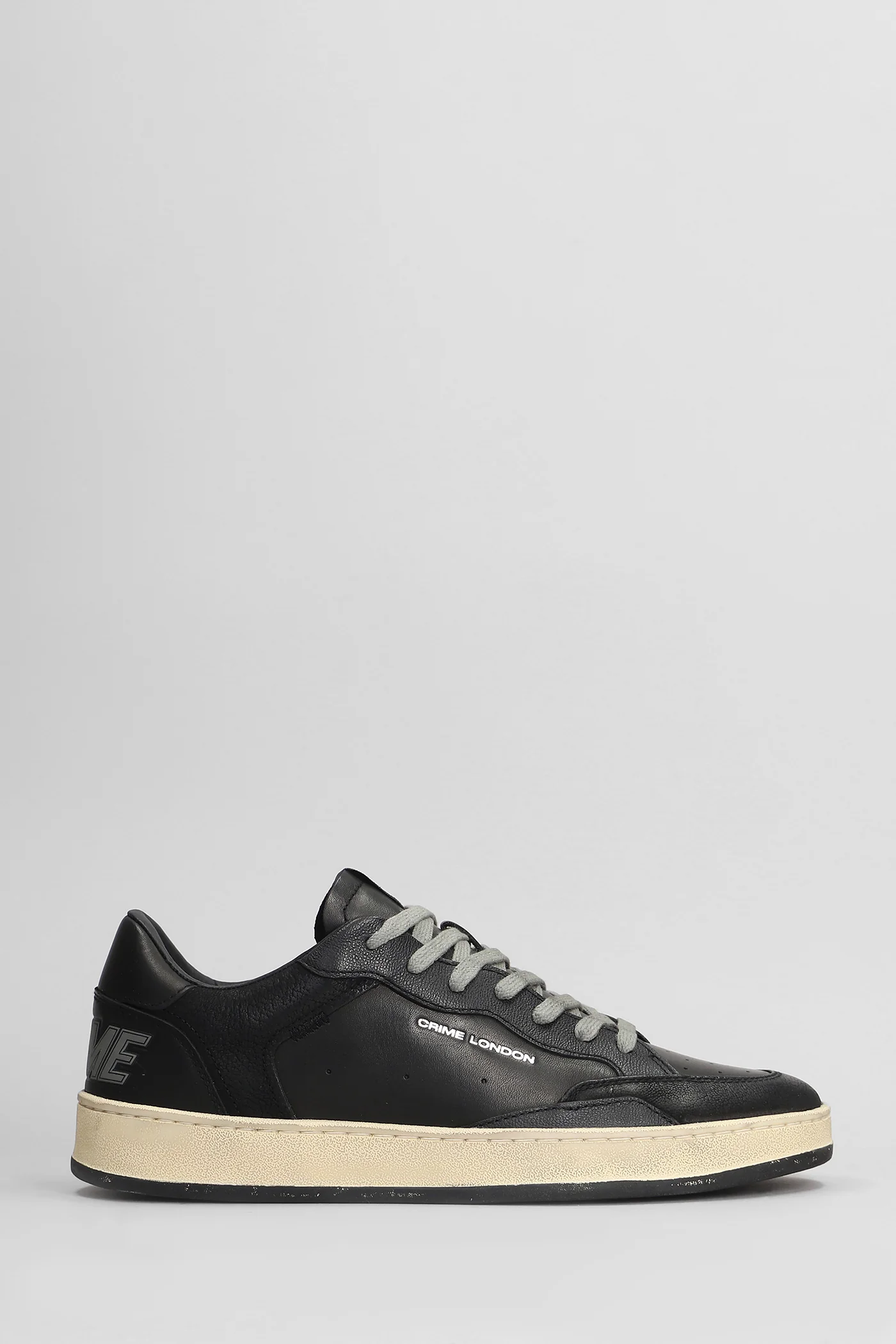 Chelsea Sneakers in black leather