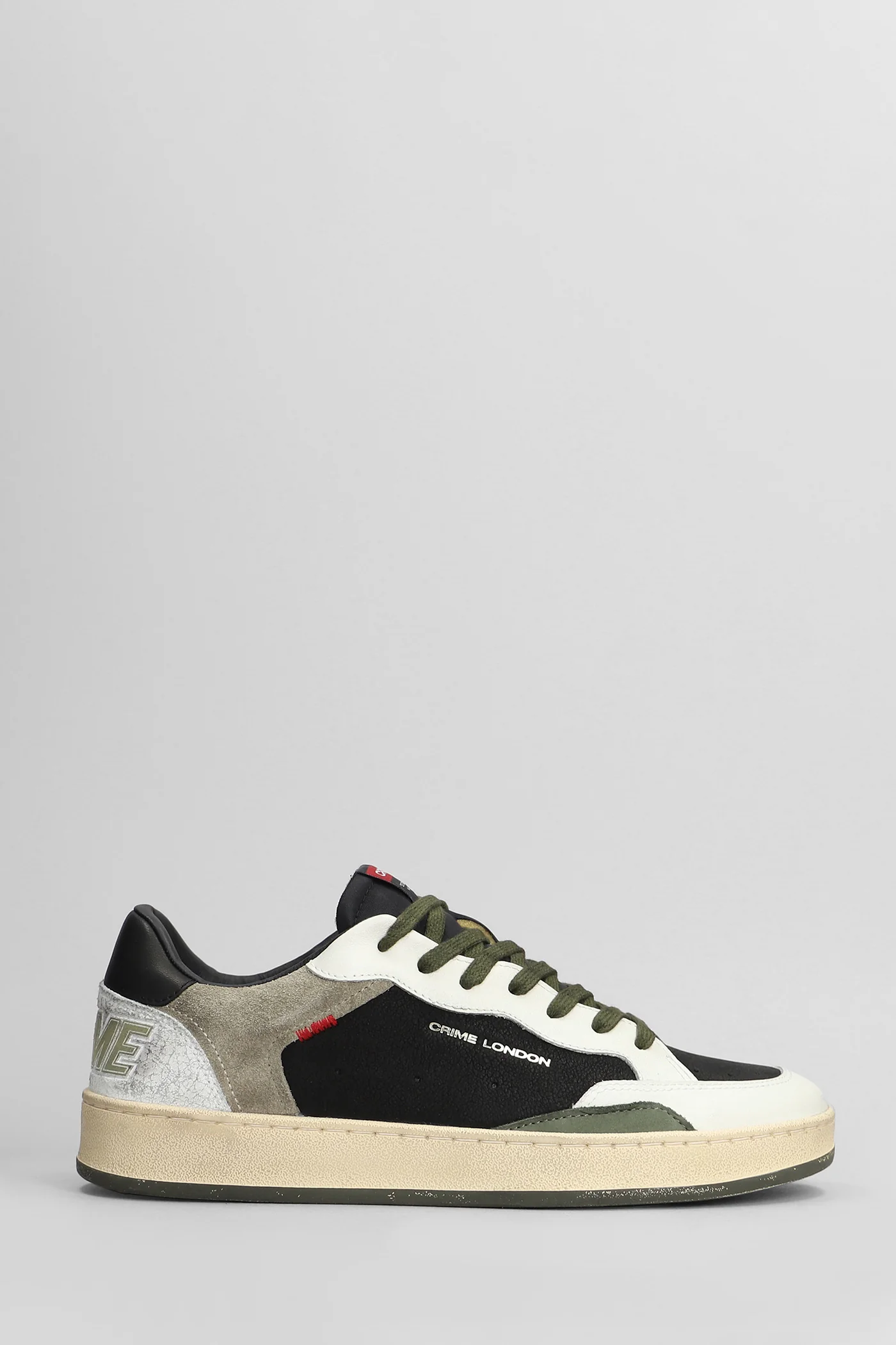 Chelsea Sneakers in black leather