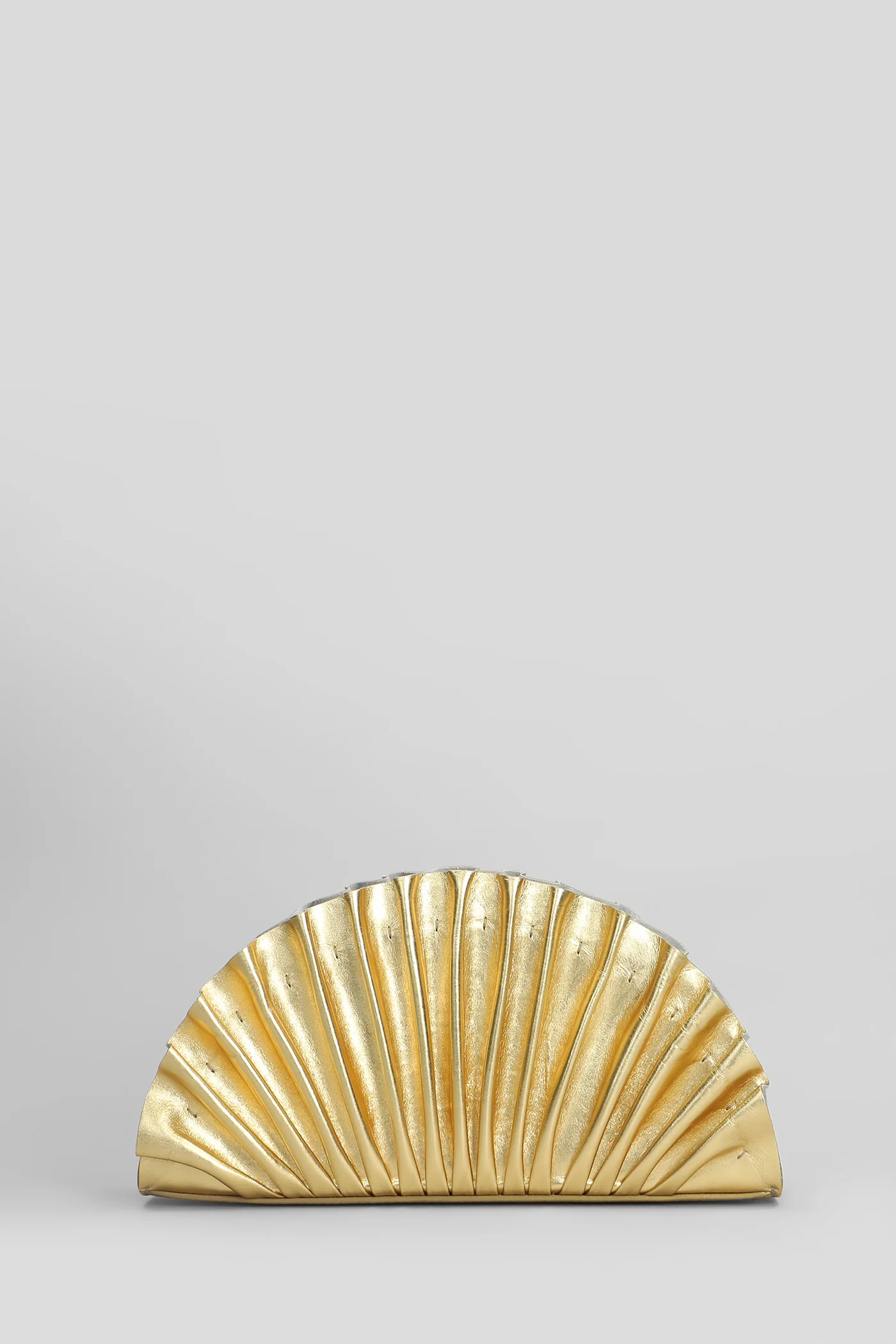 Nala Clutch in gold leather