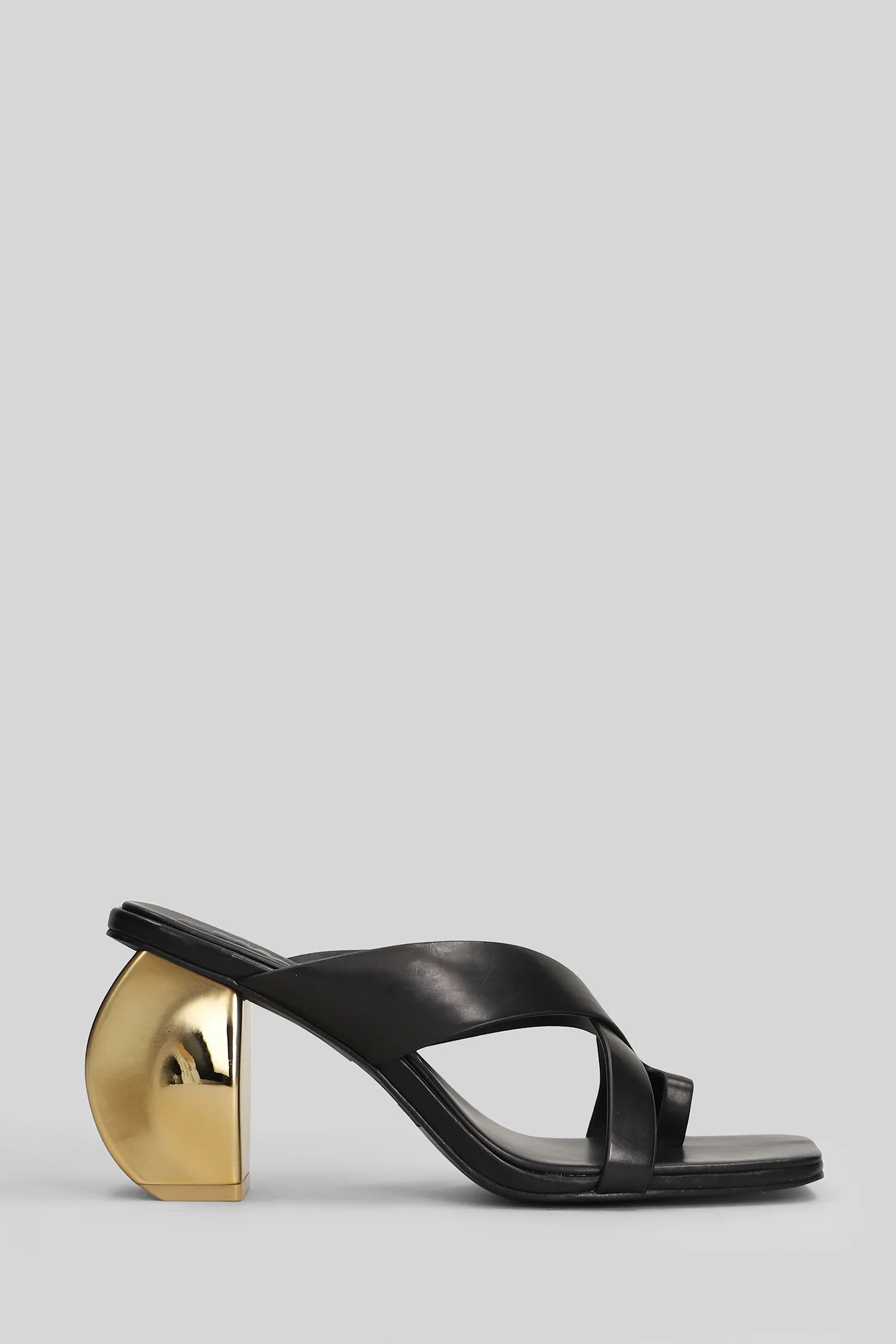 Nina Sandals in black leather