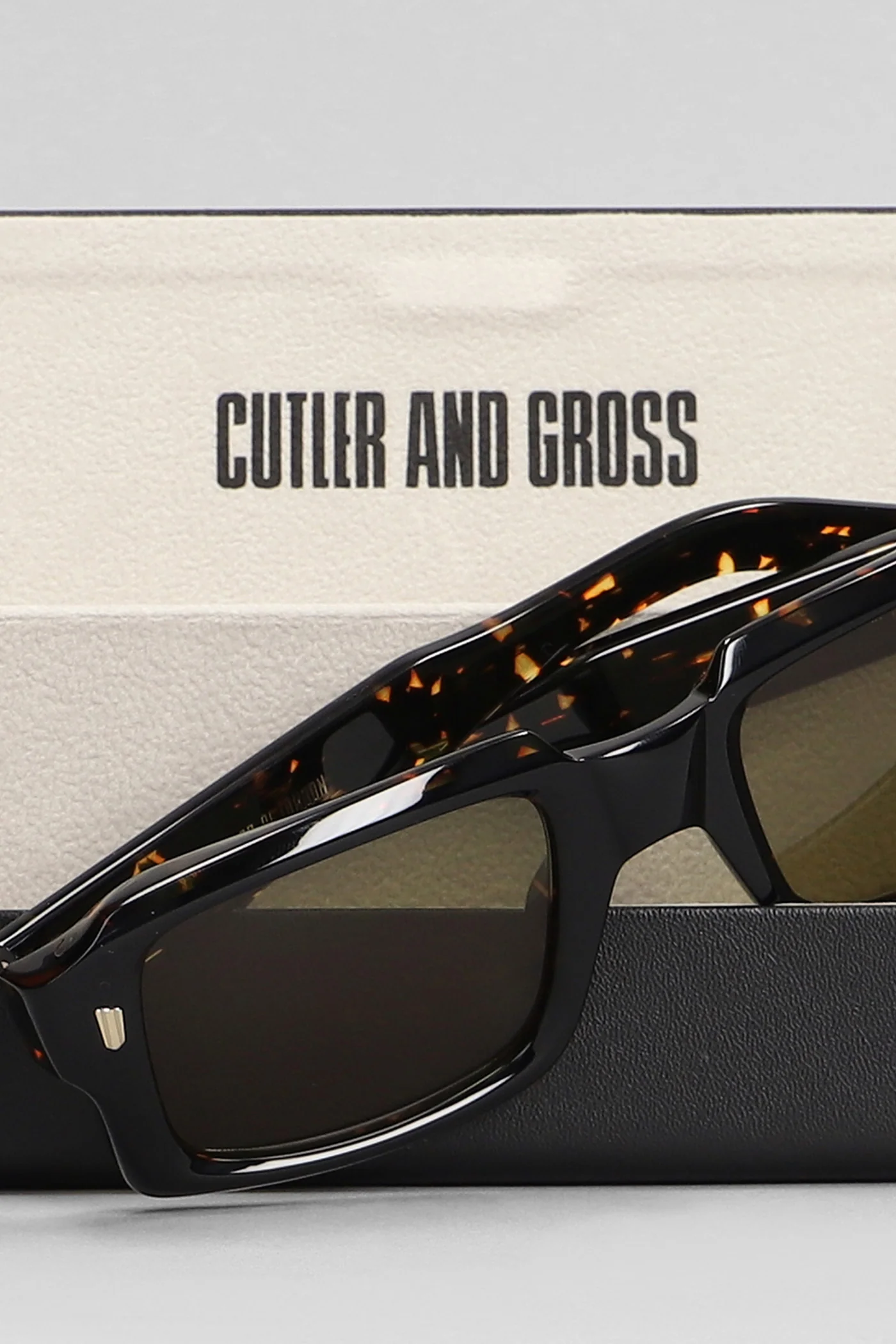 9495 Sunglasses in black acetate - Image 4