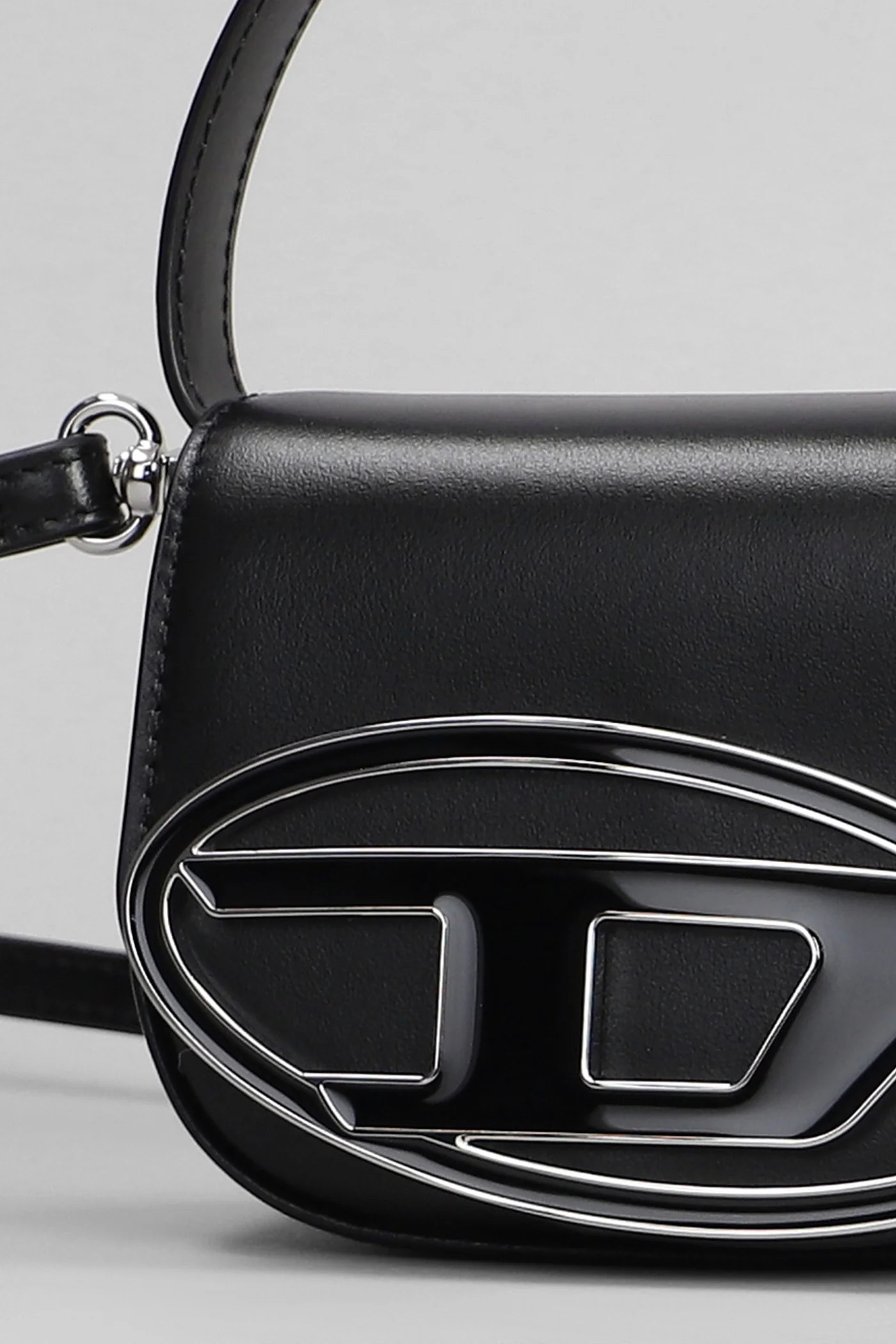 1dr xs Shoulder bag in black leather - Image 4