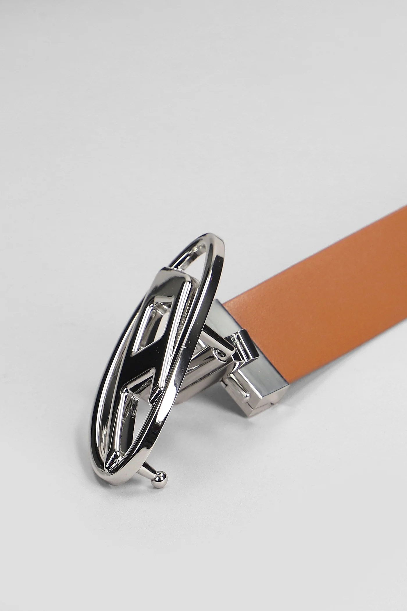 B 1dr w Belts in black leather - Image 2