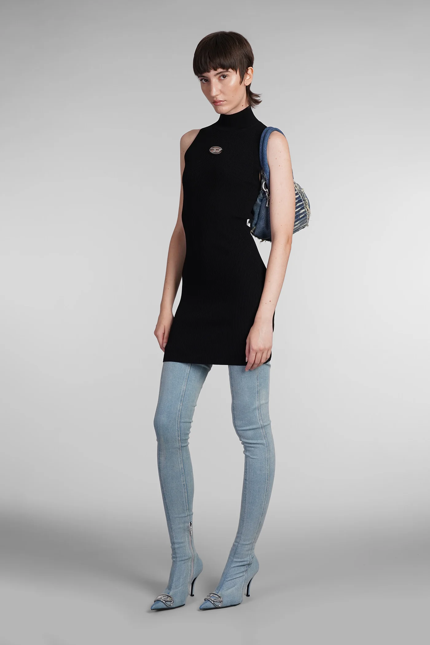 M onervax Dress woman in black Rayon