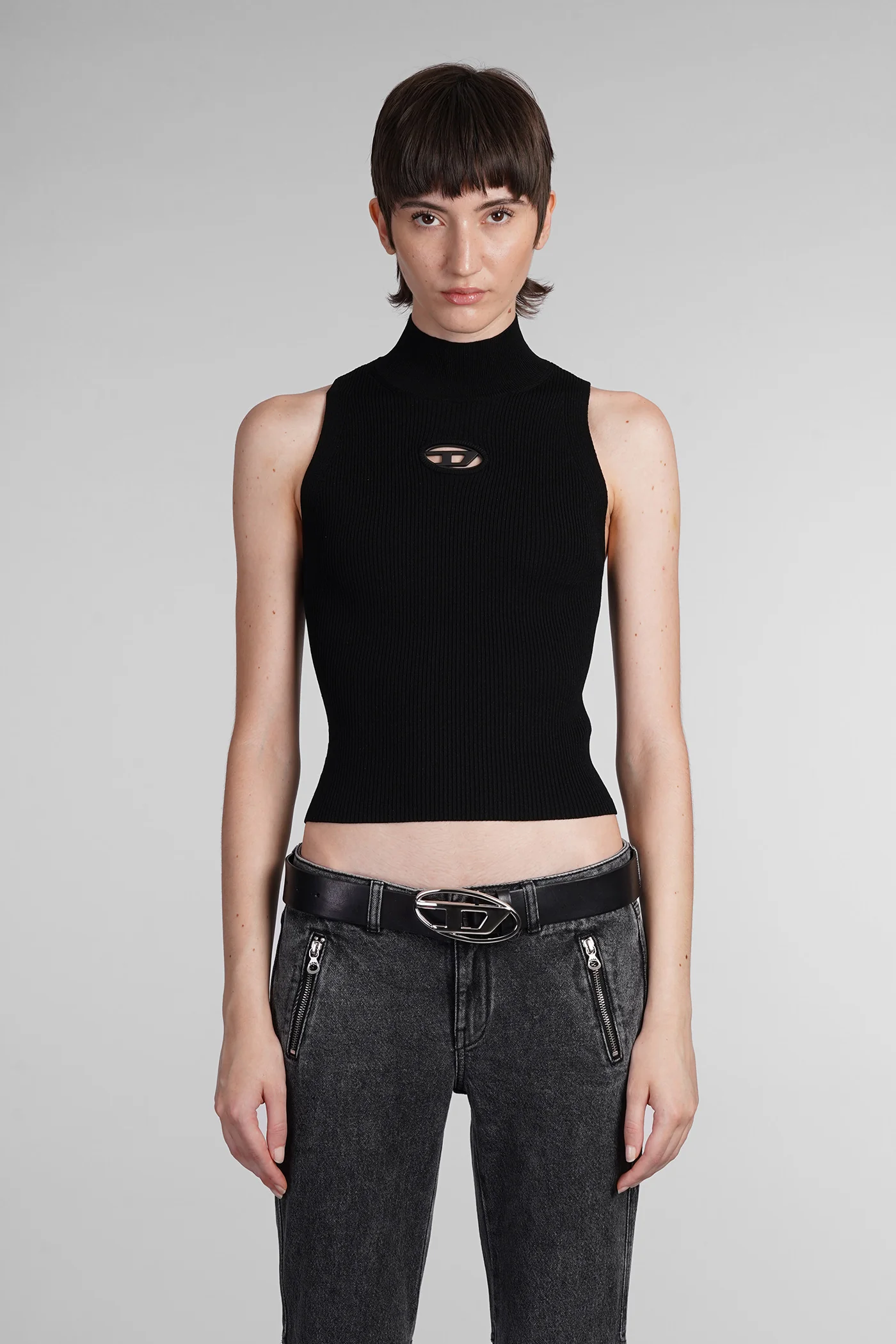M onervax Topwear in black Rayon
