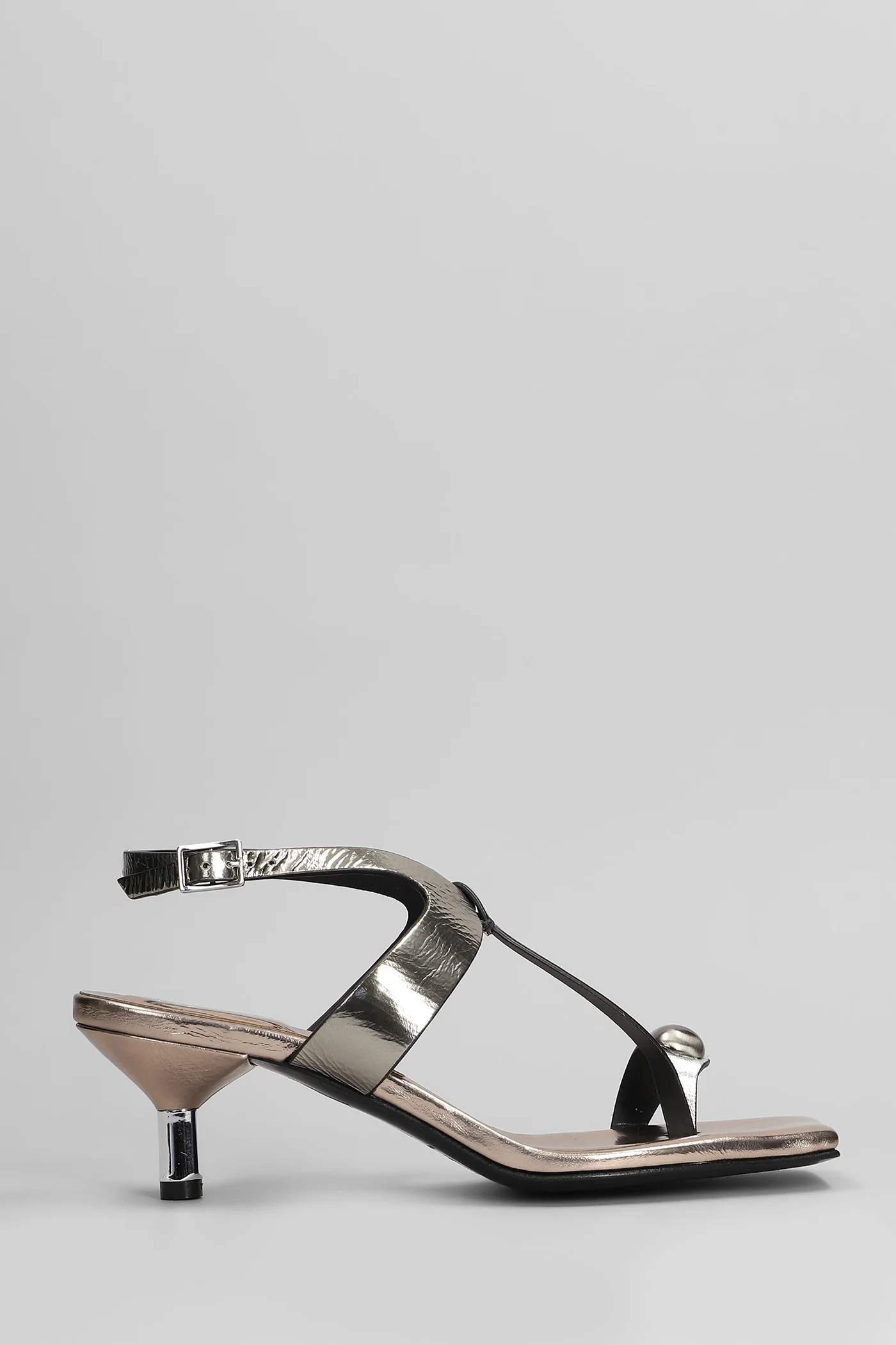 Sandals in copper leather