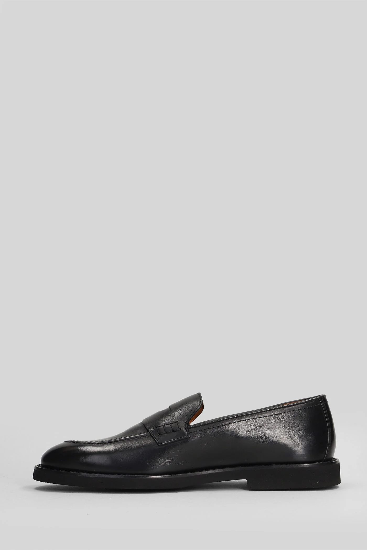 Loafers in black leather - Image 3