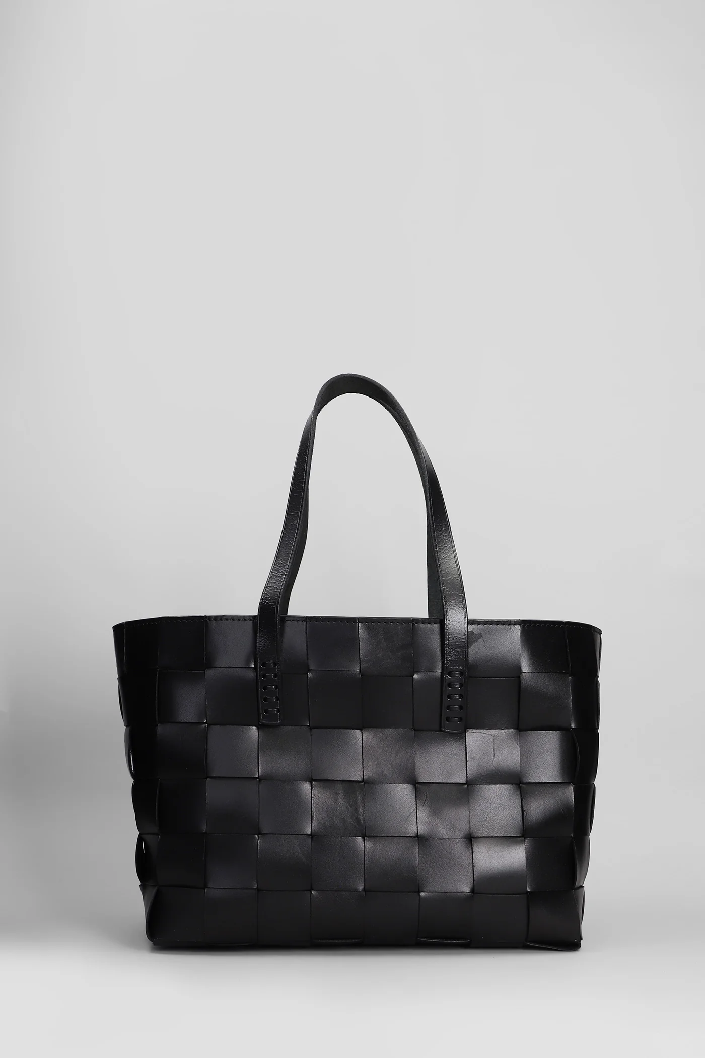 Box Weave Basket Tote in black leather - Image 3