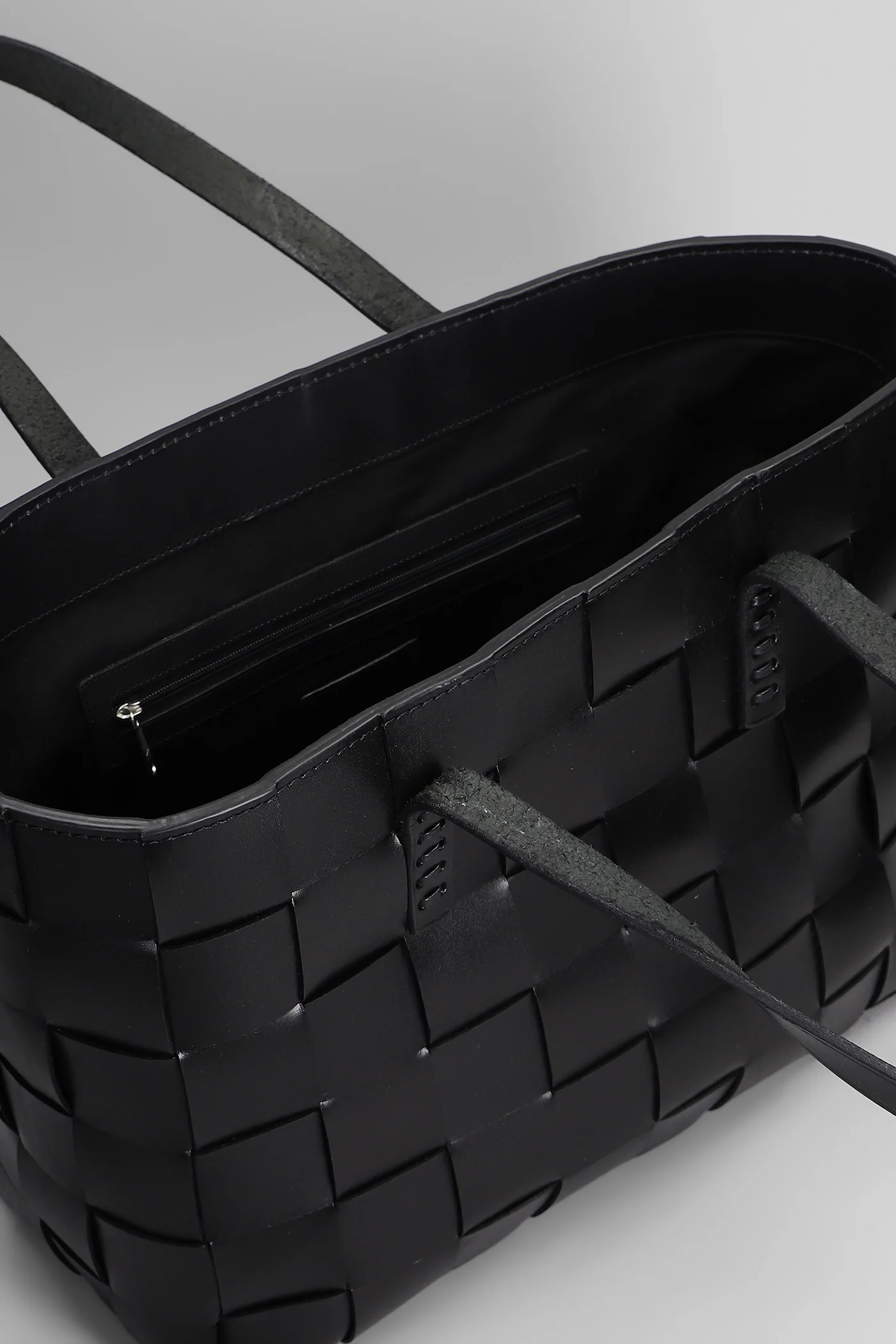 Box Weave Basket Tote in black leather - Image 4