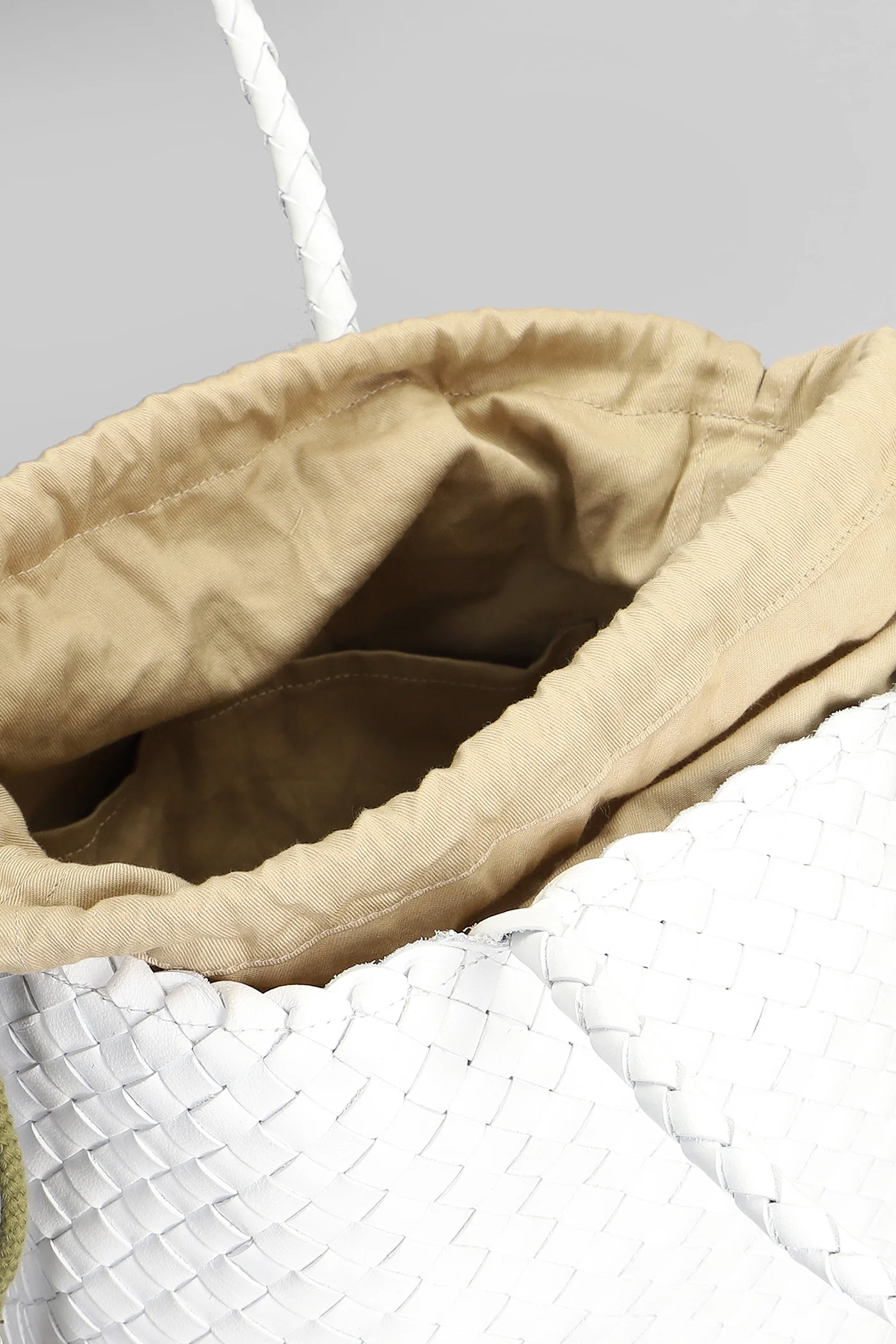 Jack Bucket Hand bag in white leather - Image 4