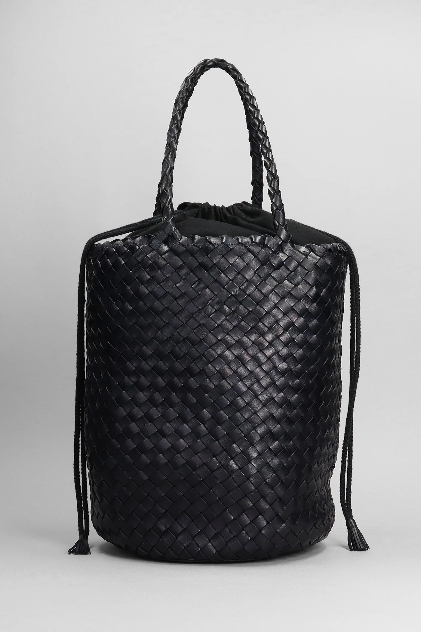 Jacky Bucket Hand bag in black leather