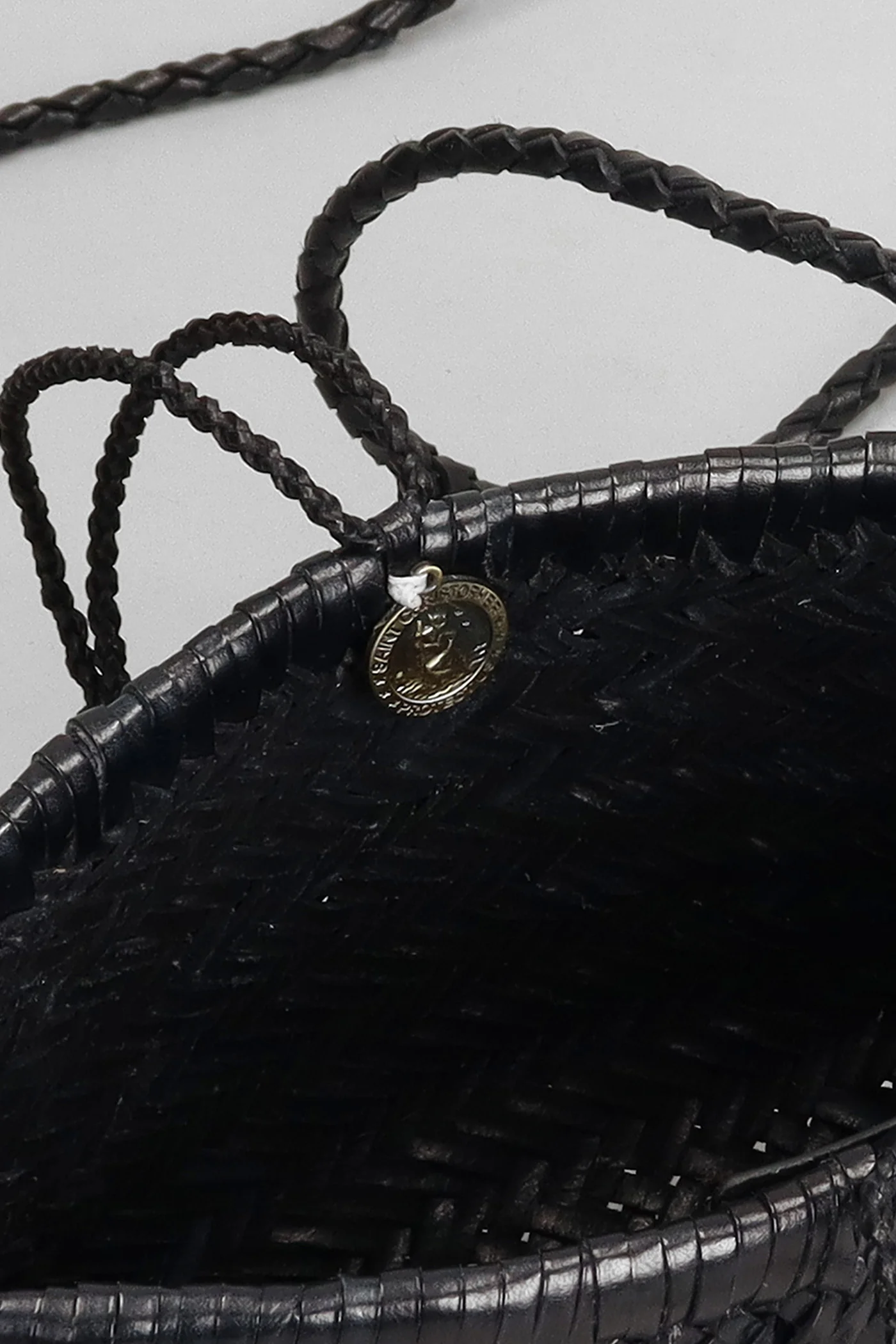 Minsu Shoulder bag in black leather - Image 4