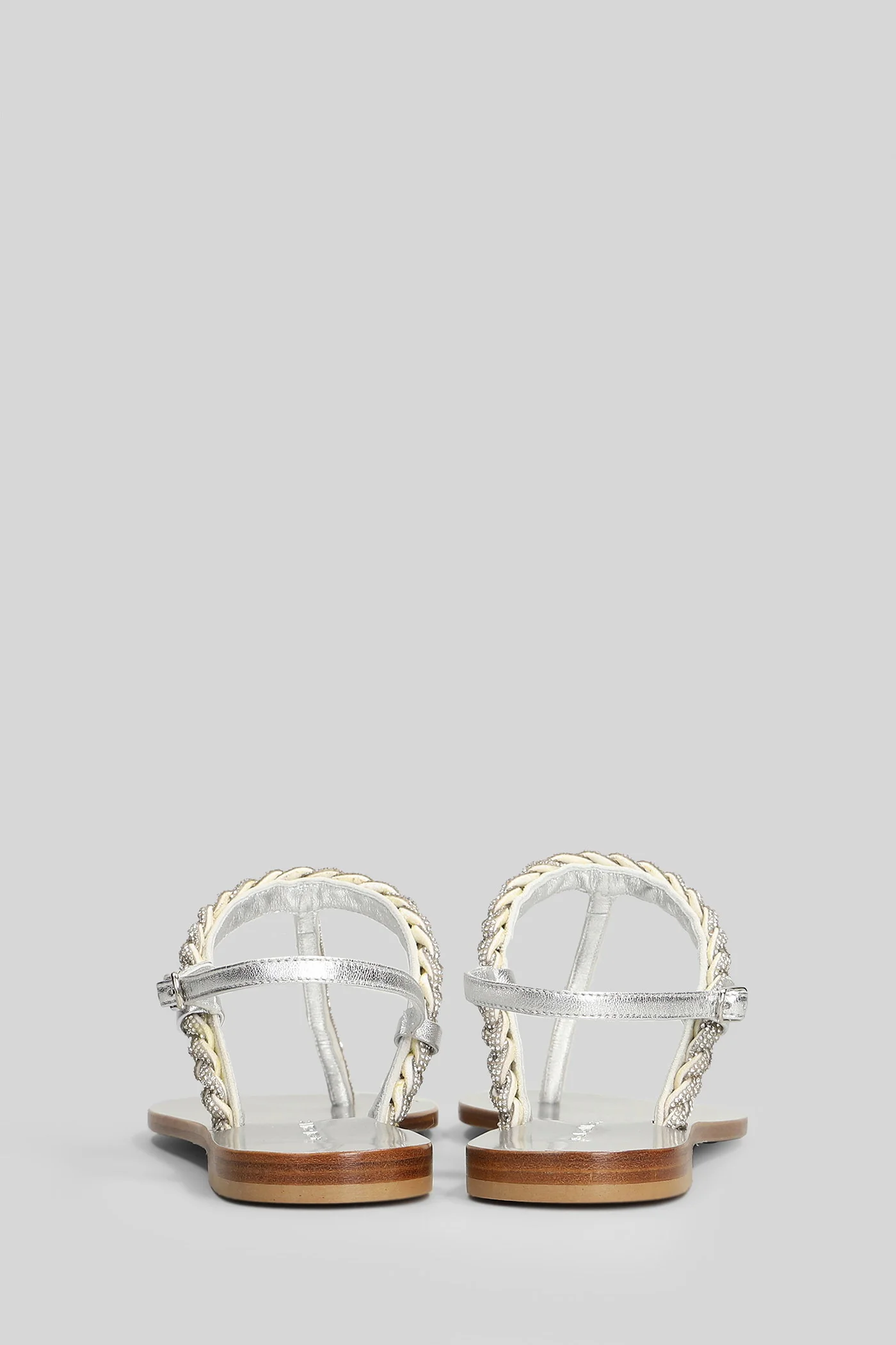 Flat sandal-slipper in silver leather - Image 4