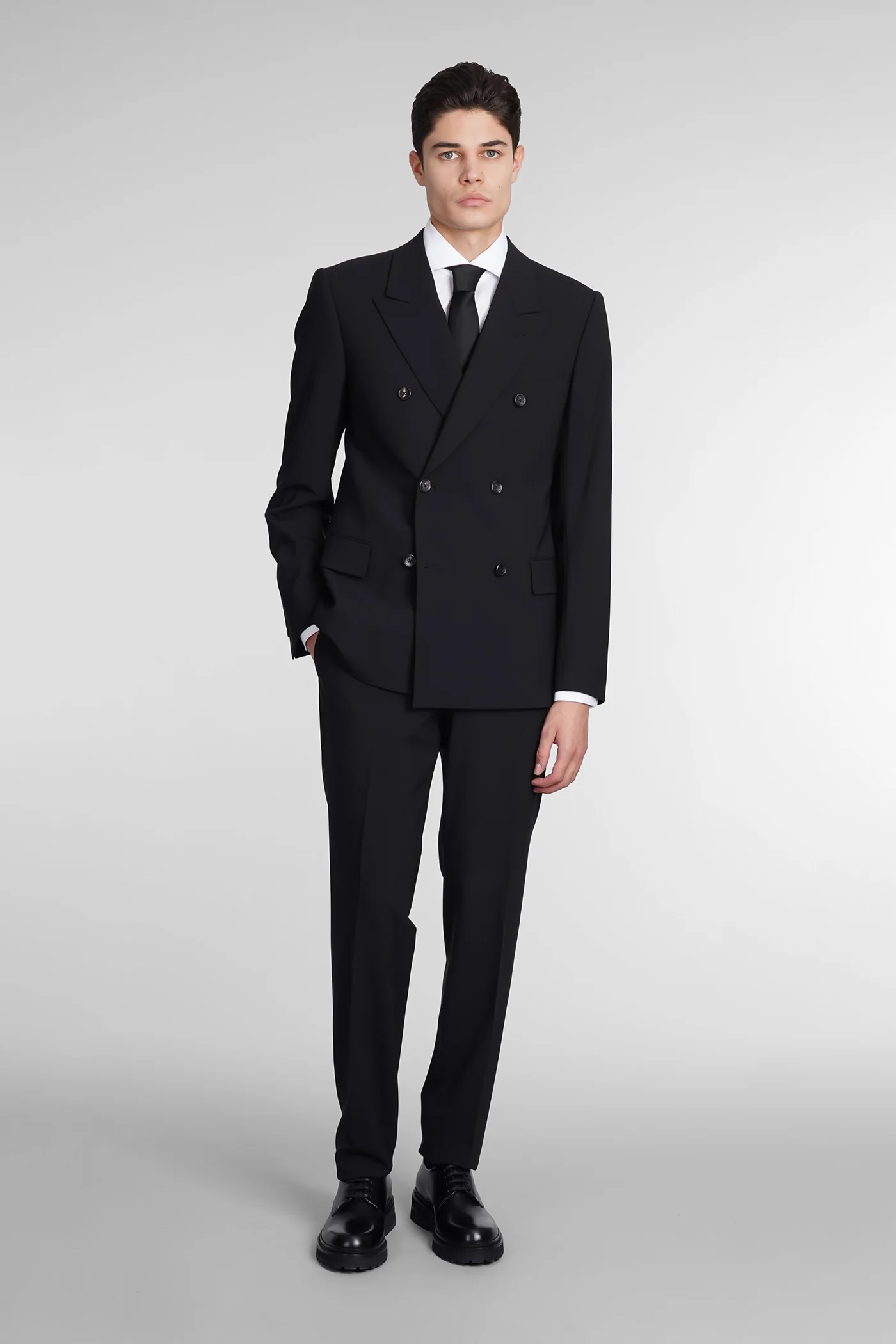 in black wool - Image 2