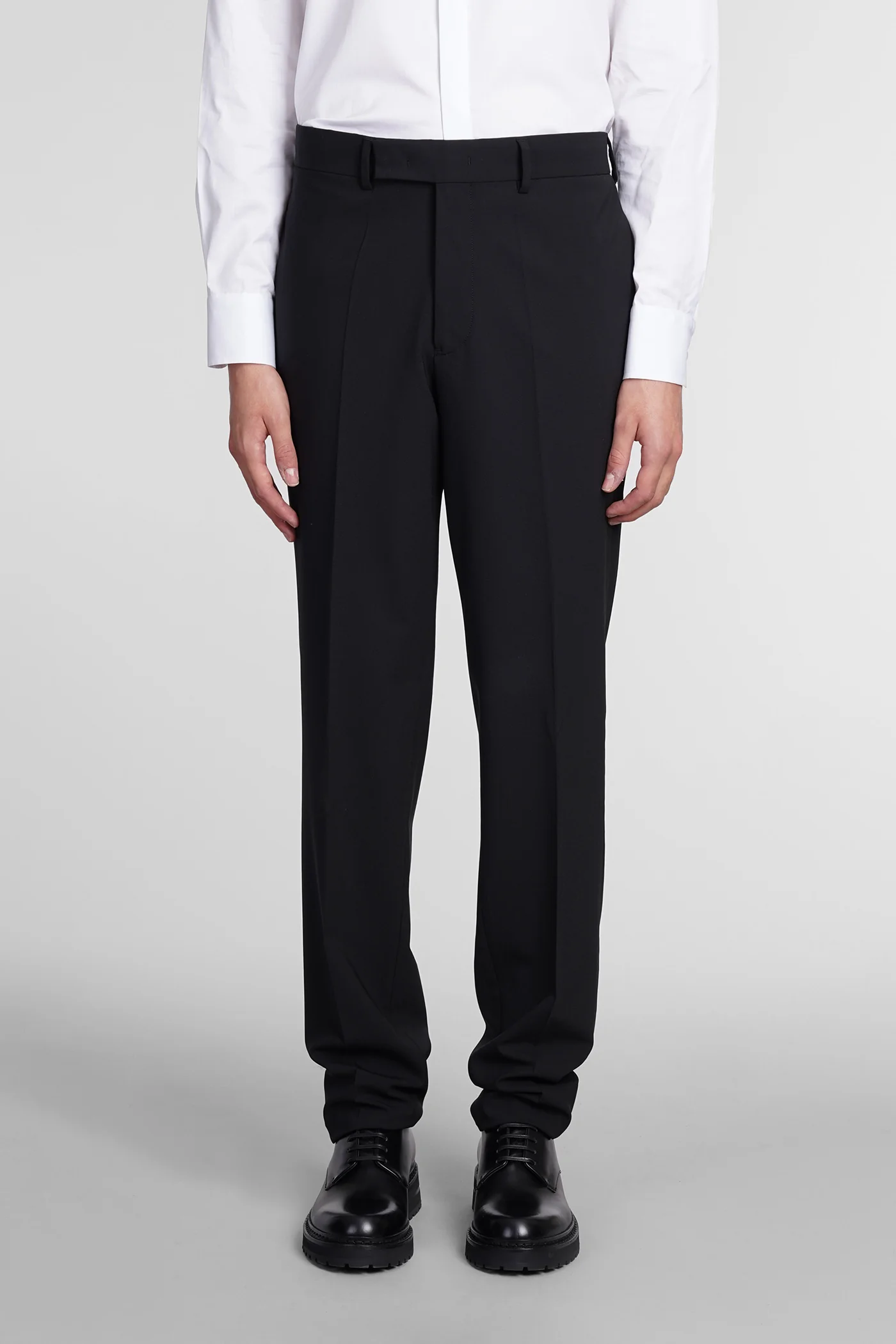 in black wool - Image 4