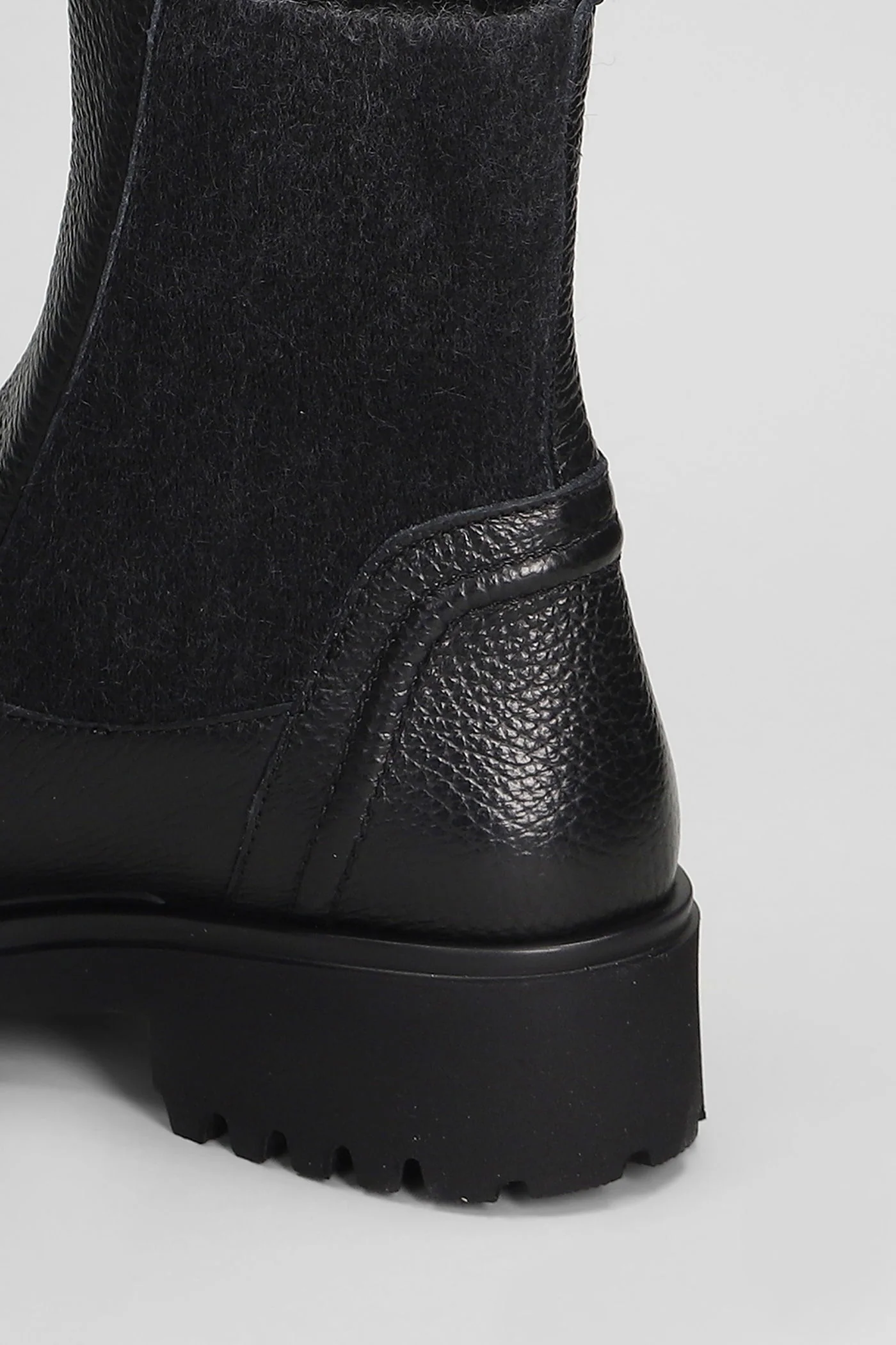 Combat boots in black leather - Image 5