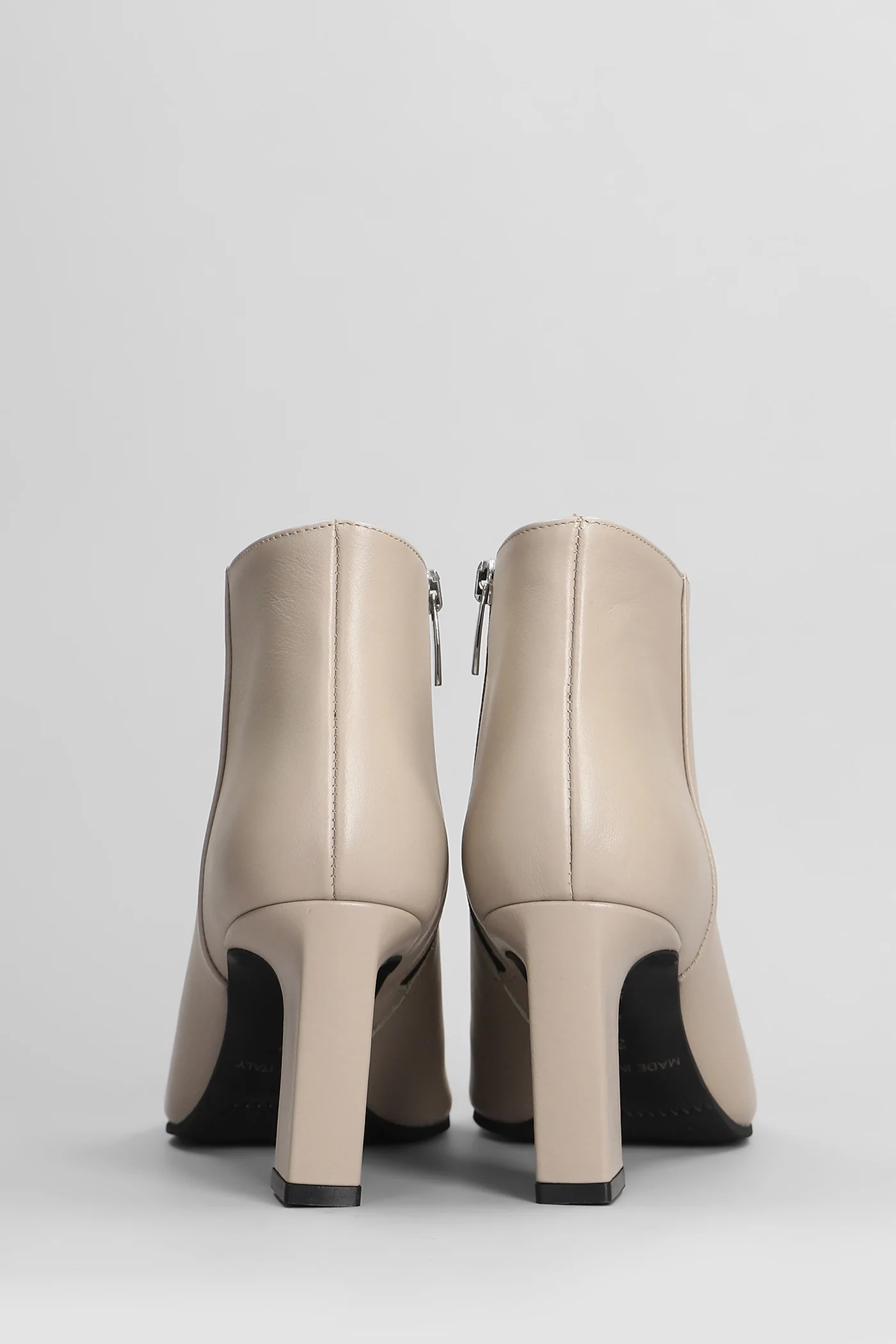 High heels Ankle boots in beige leather - Image 4