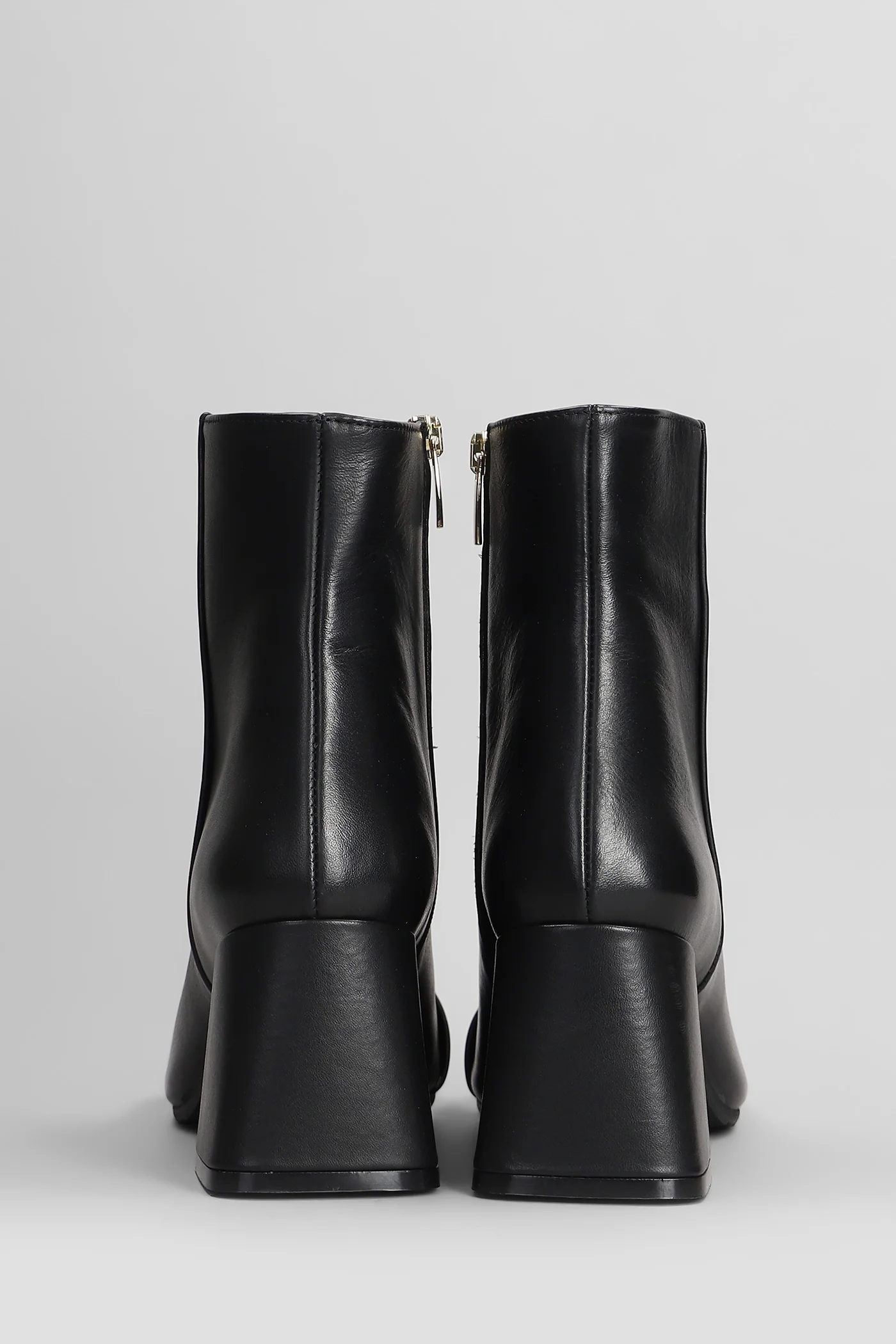 High heels Ankle boots in black leather - Image 4