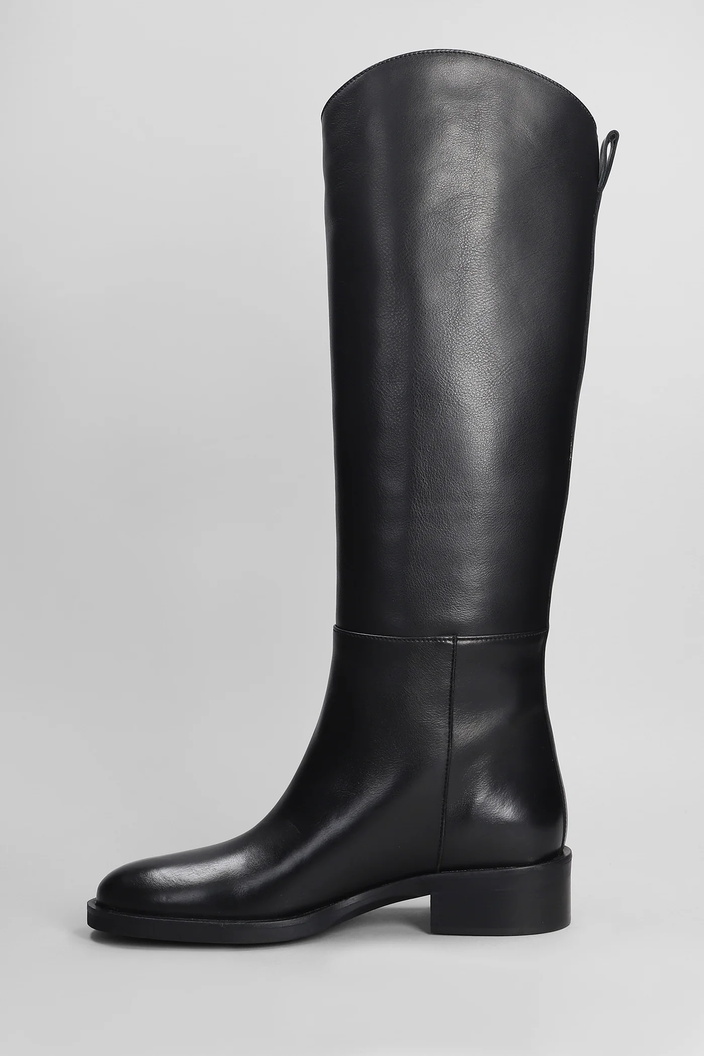 low heels boots in black leather - Image 3