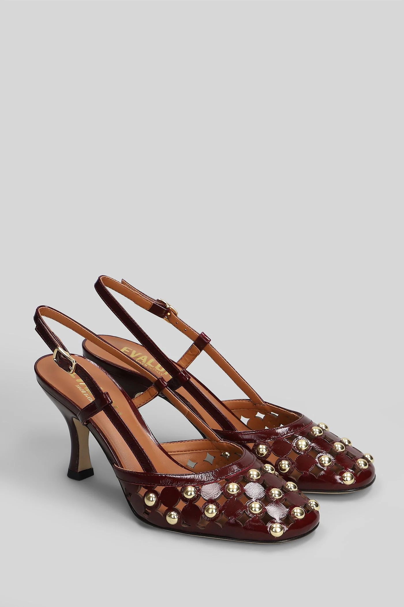 Pumps in bordeaux leather - Image 2