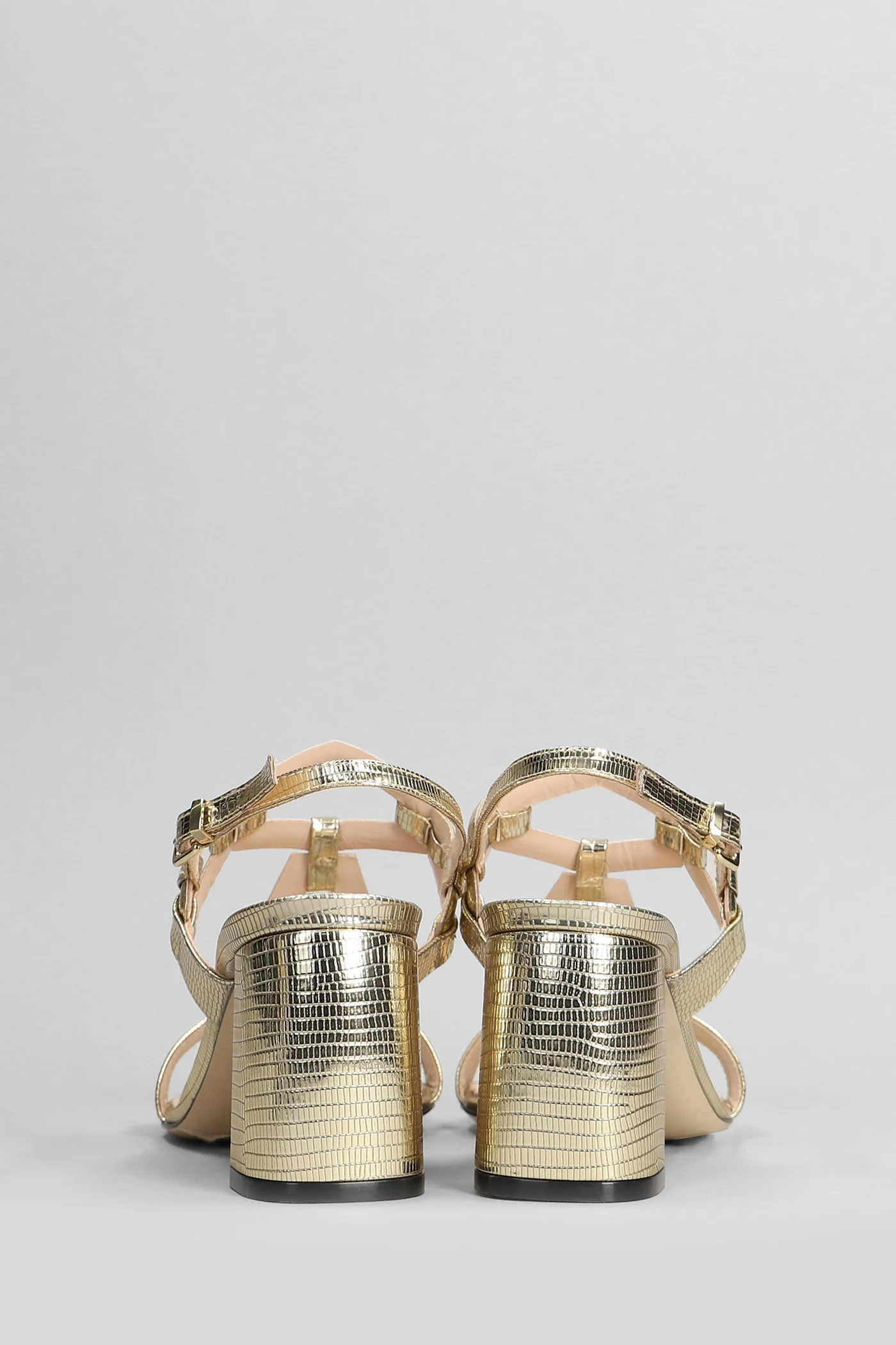 Sandals in platinum leather - Image 4