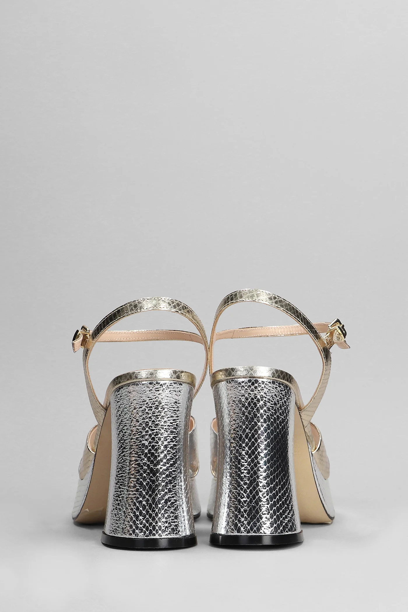 Sandals in platinum leather - Image 4
