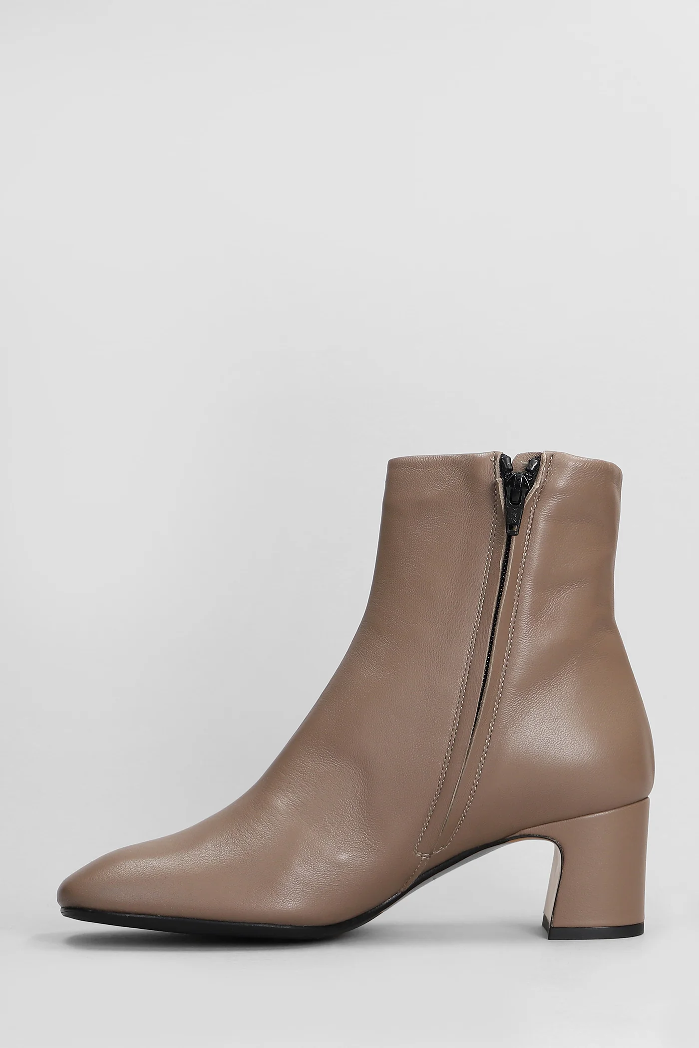 High heels Ankle boots in taupe leather - Image 3