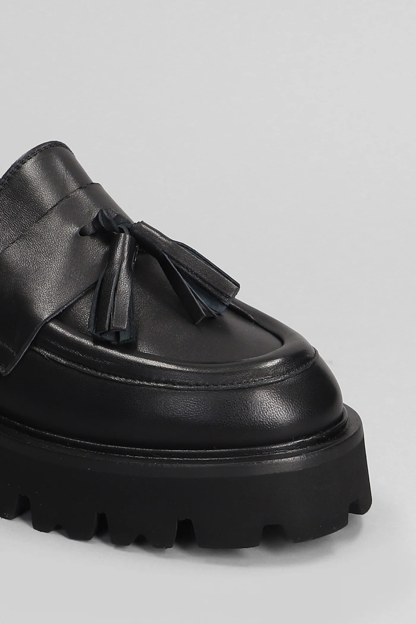 Loafers in black leather - Image 5