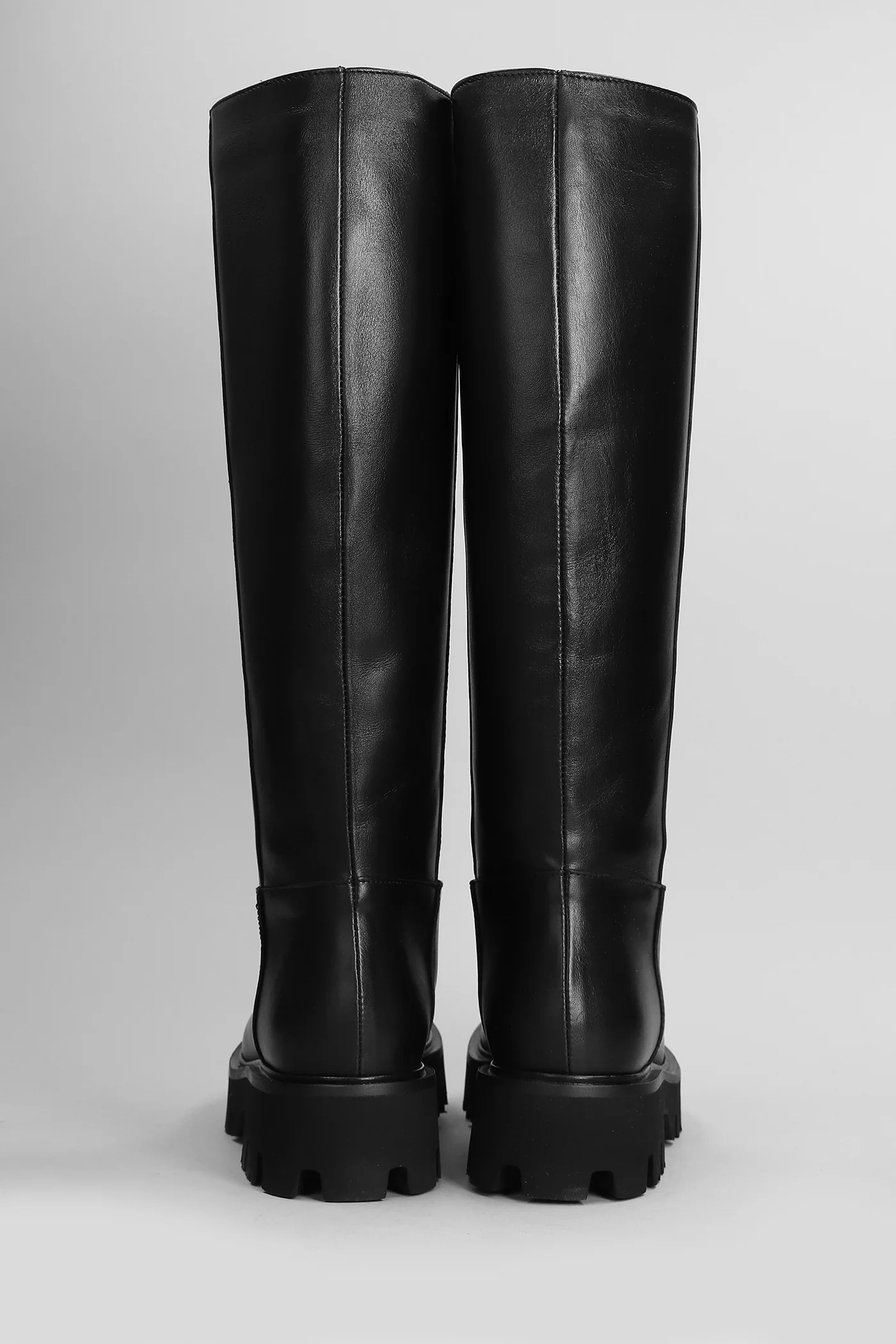 low heels boots in black leather - Image 4